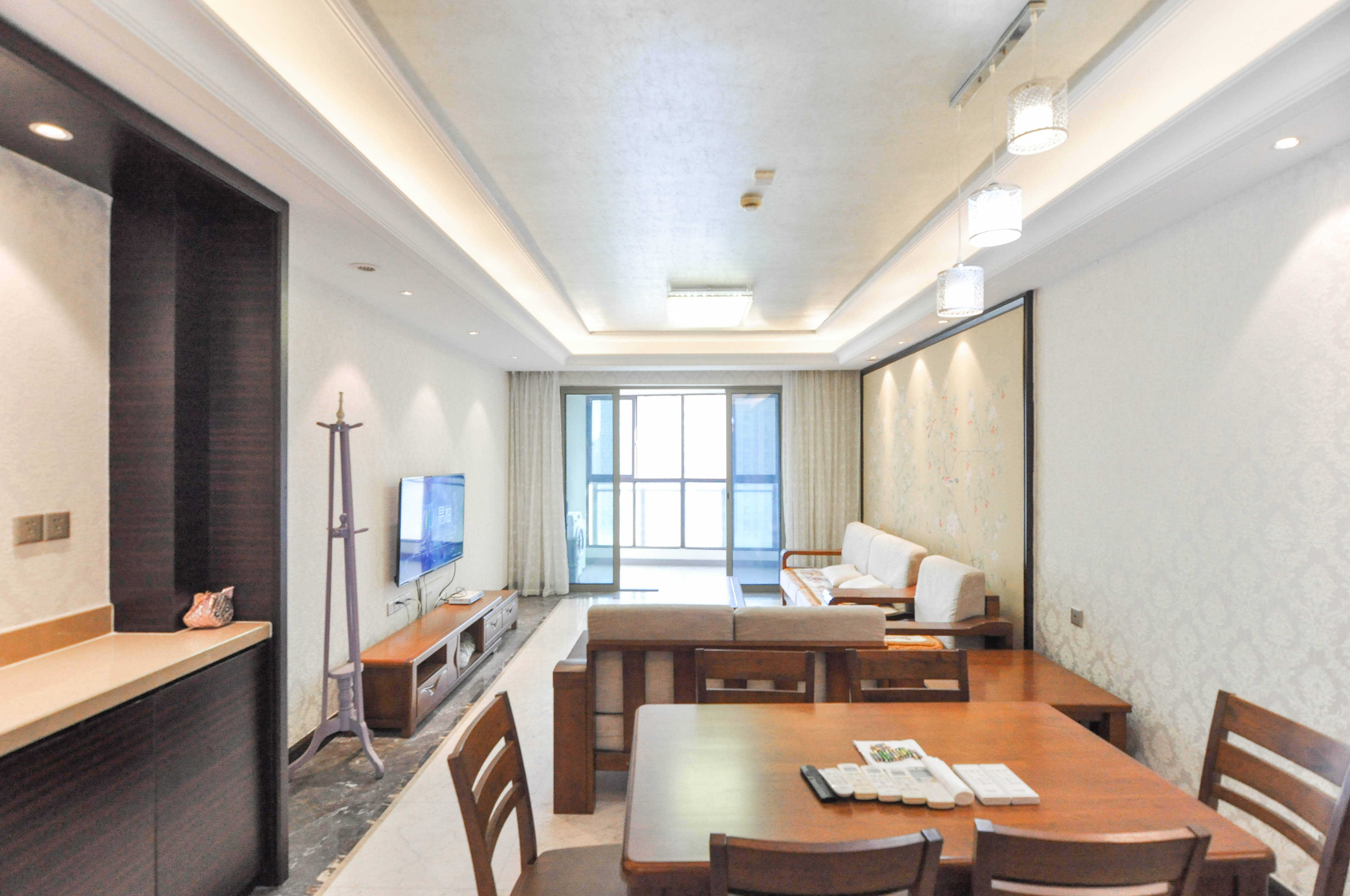 梅溪湖金茂府(金茂广场)(金茂览秀城) 3室2厅2卫 220.0万 梅溪湖金茂府(金茂广场)(金茂览秀城) 3室2厅2卫 220.0万客厅