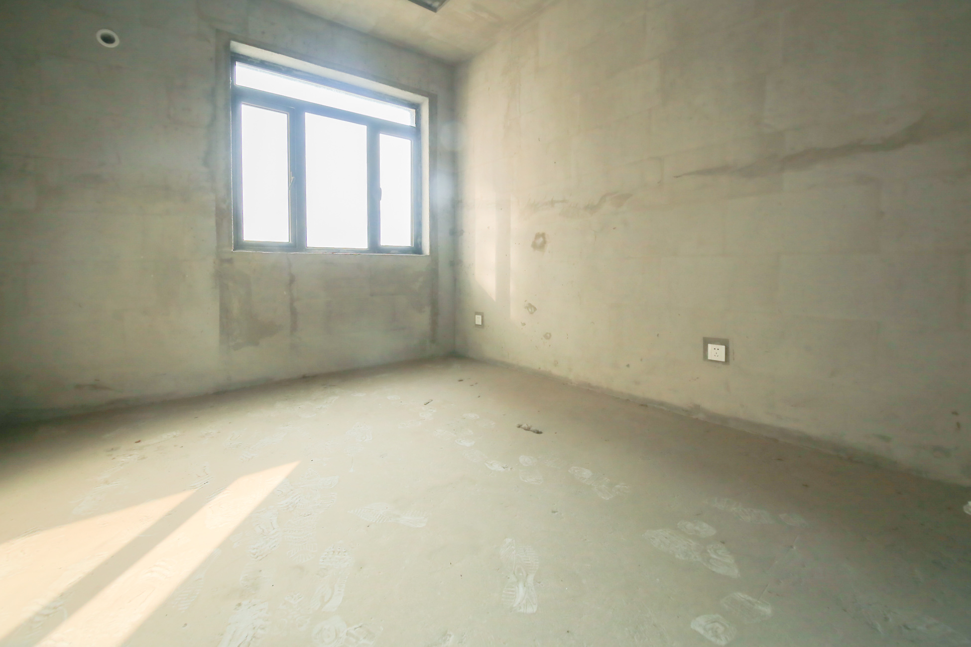 创元时代（成兴景苑）  4室2厅2卫    103.0万卧室