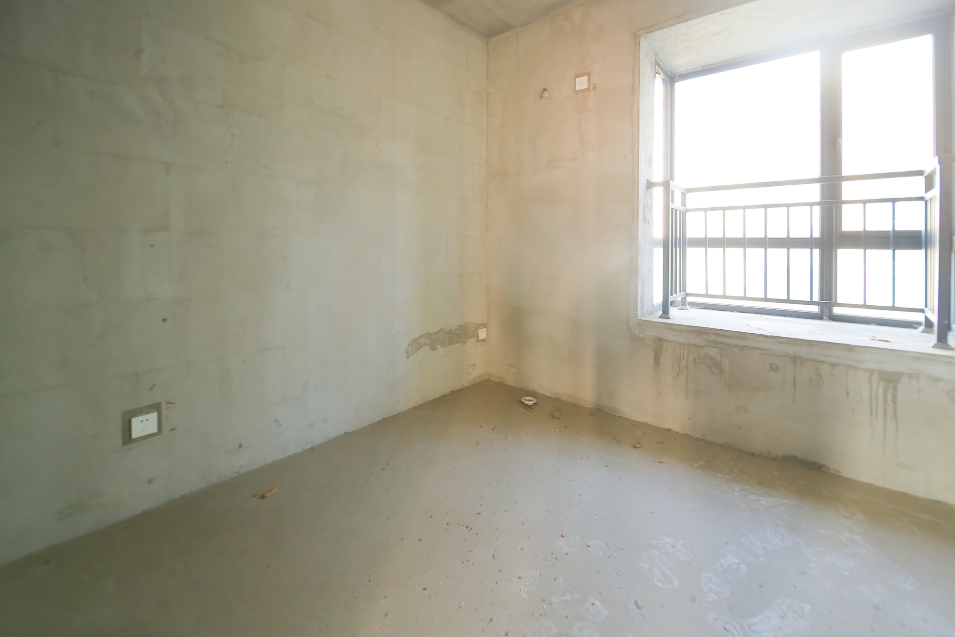 创元时代（成兴景苑）  4室2厅2卫    103.0万卧室