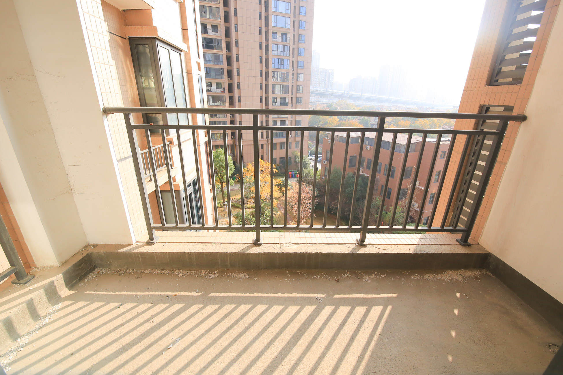 创元时代（成兴景苑）  4室2厅2卫    103.0万阳台