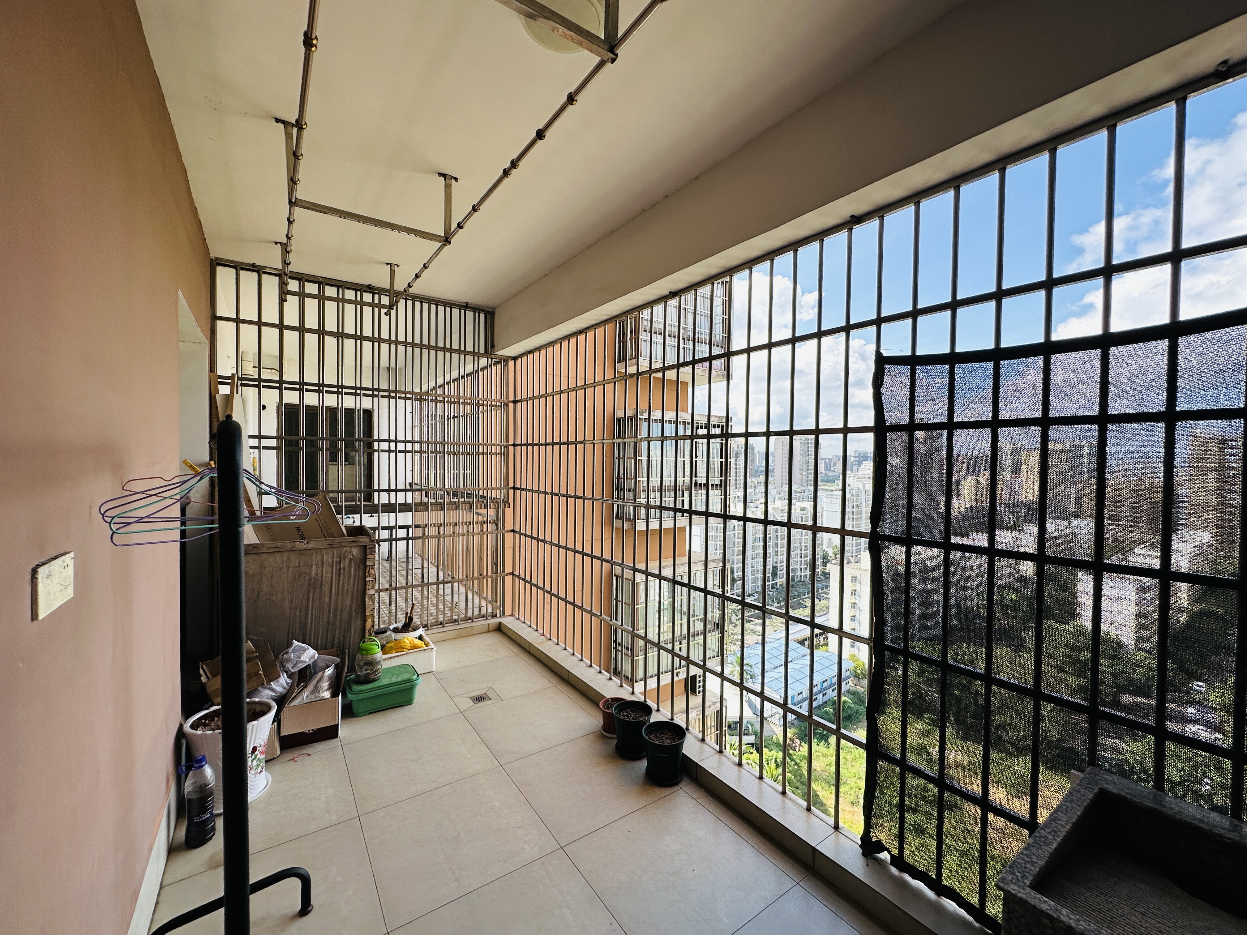 九九华府(一期) 3室2厅2卫 180.0万 九九华府(一期) 3室2厅2卫 180.0万阳台