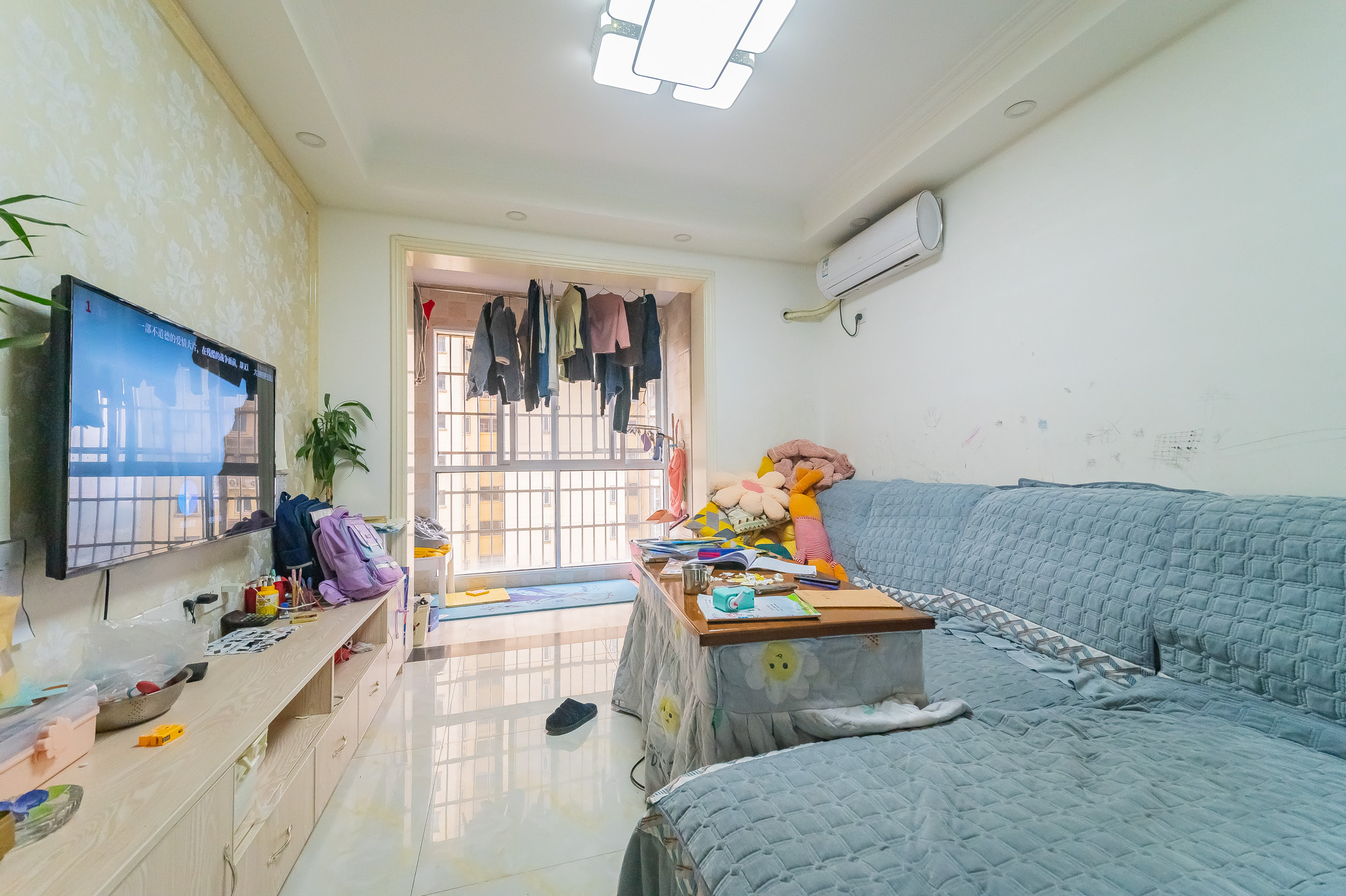 MOMA当代广场  3室2厅1卫    65.0万客厅