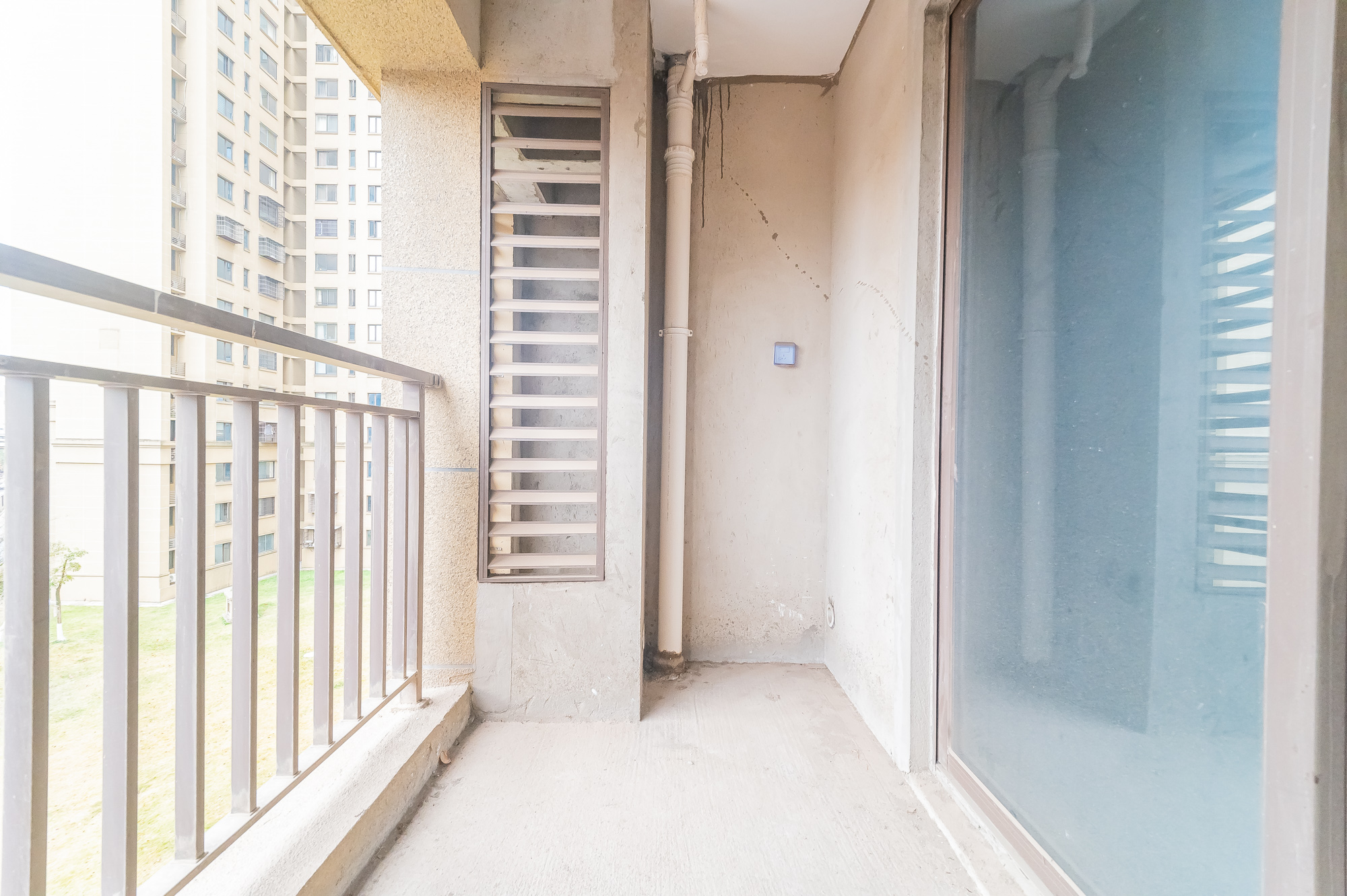 华润置地广场一期 2室1厅1卫 70.0万 华润置地广场一期 2室1厅1卫 70.0万其他