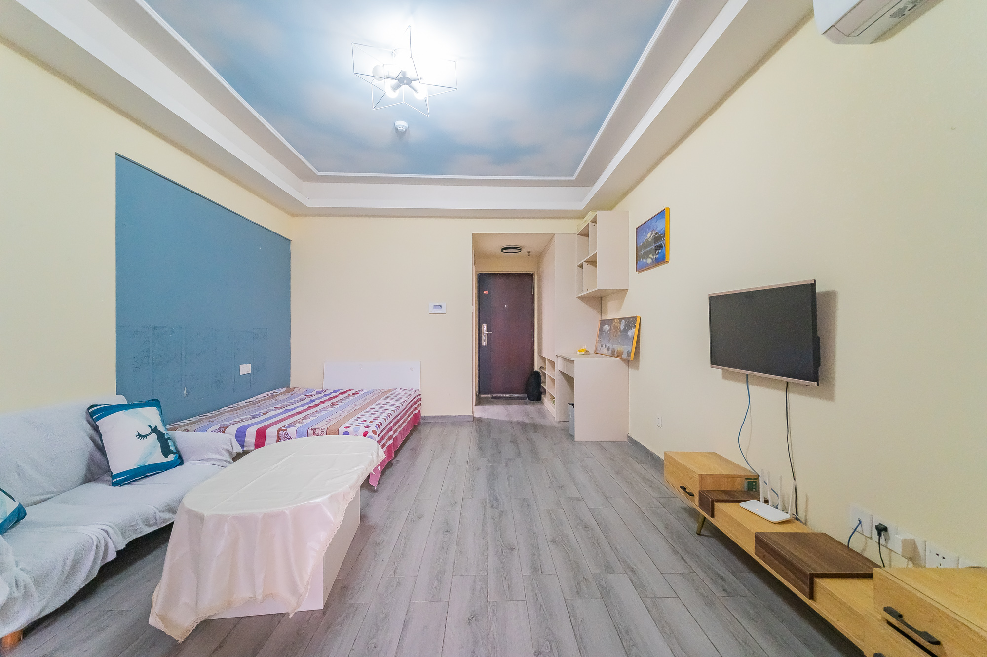 国泰九龙湾  1室1厅1卫    38.0万 国泰九龙湾  1室1厅1卫    38.0万客厅