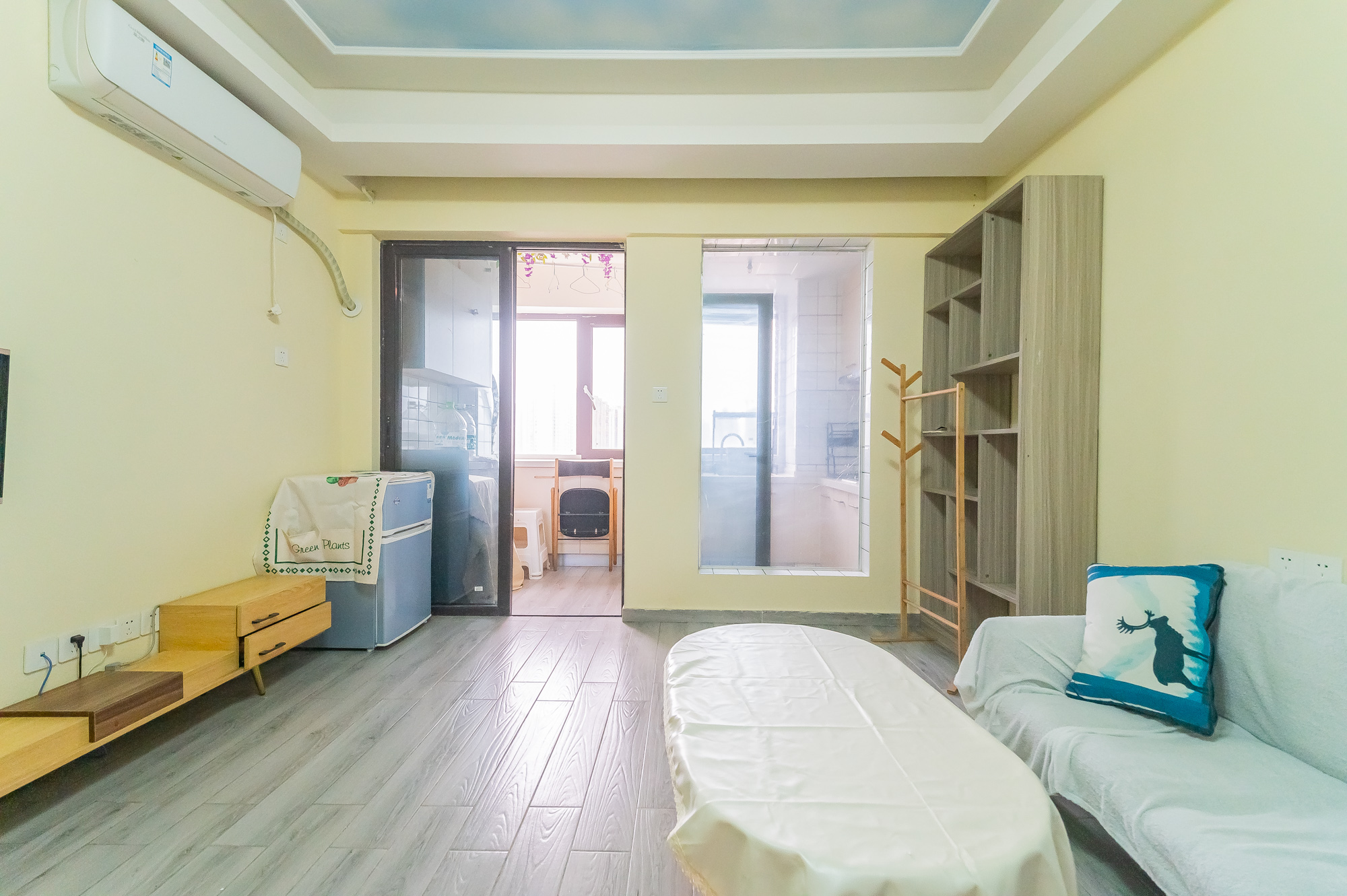 国泰九龙湾  1室1厅1卫    38.0万 国泰九龙湾  1室1厅1卫    38.0万客厅