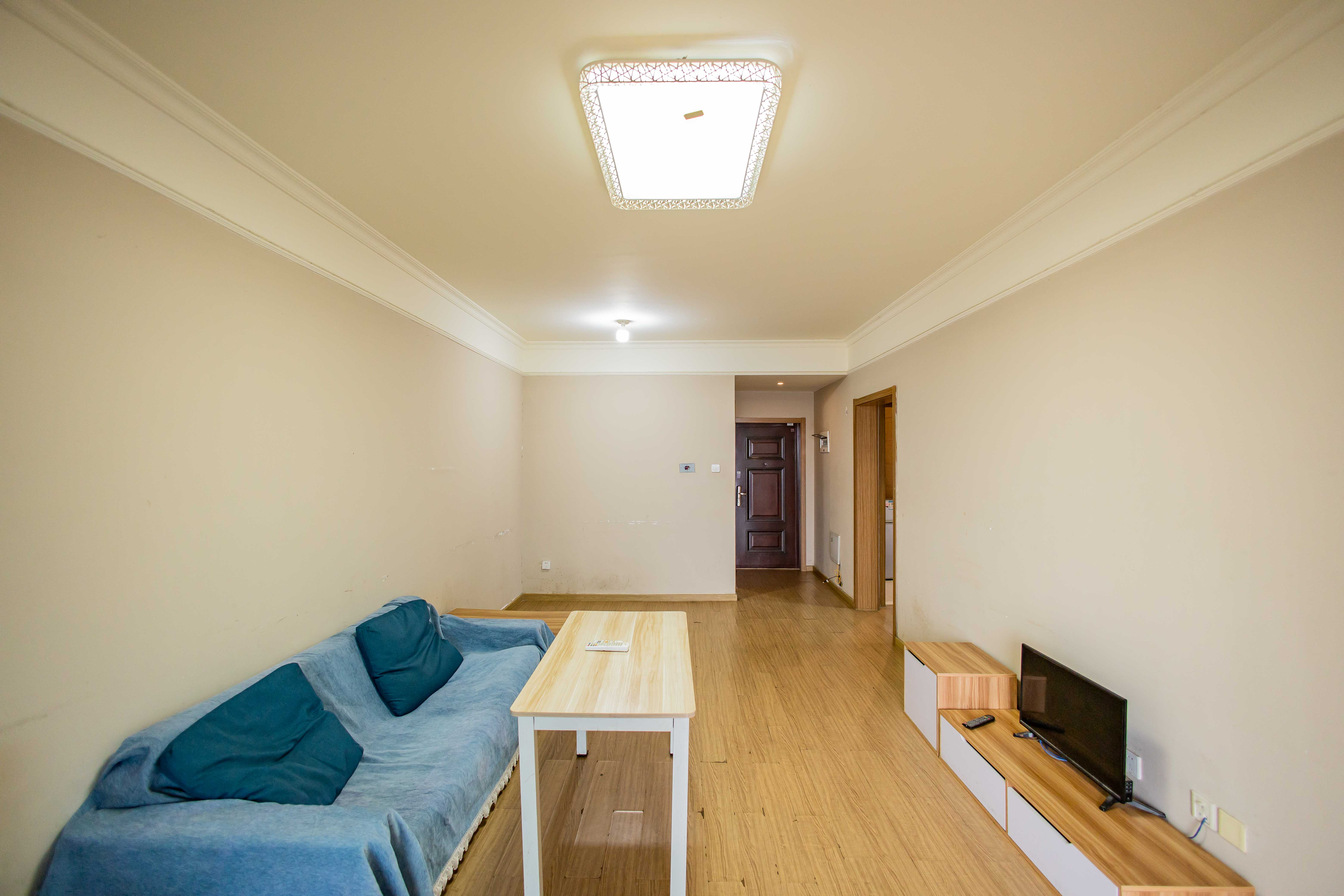 麓谷小镇  3室2厅1卫   49.90万 麓谷小镇  3室2厅1卫   49.90万客厅