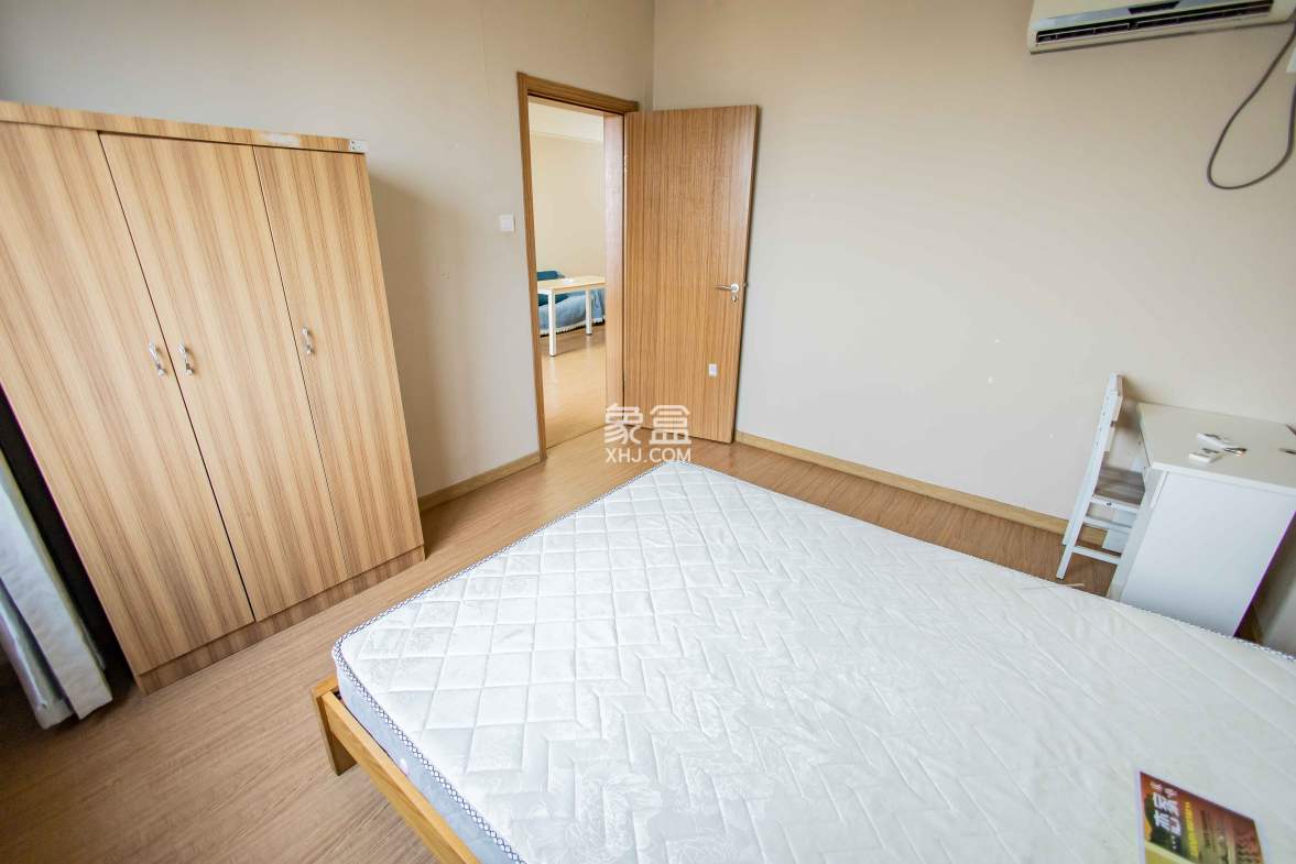 麓谷小镇  3室2厅1卫   49.90万 麓谷小镇  3室2厅1卫   49.90万卧室