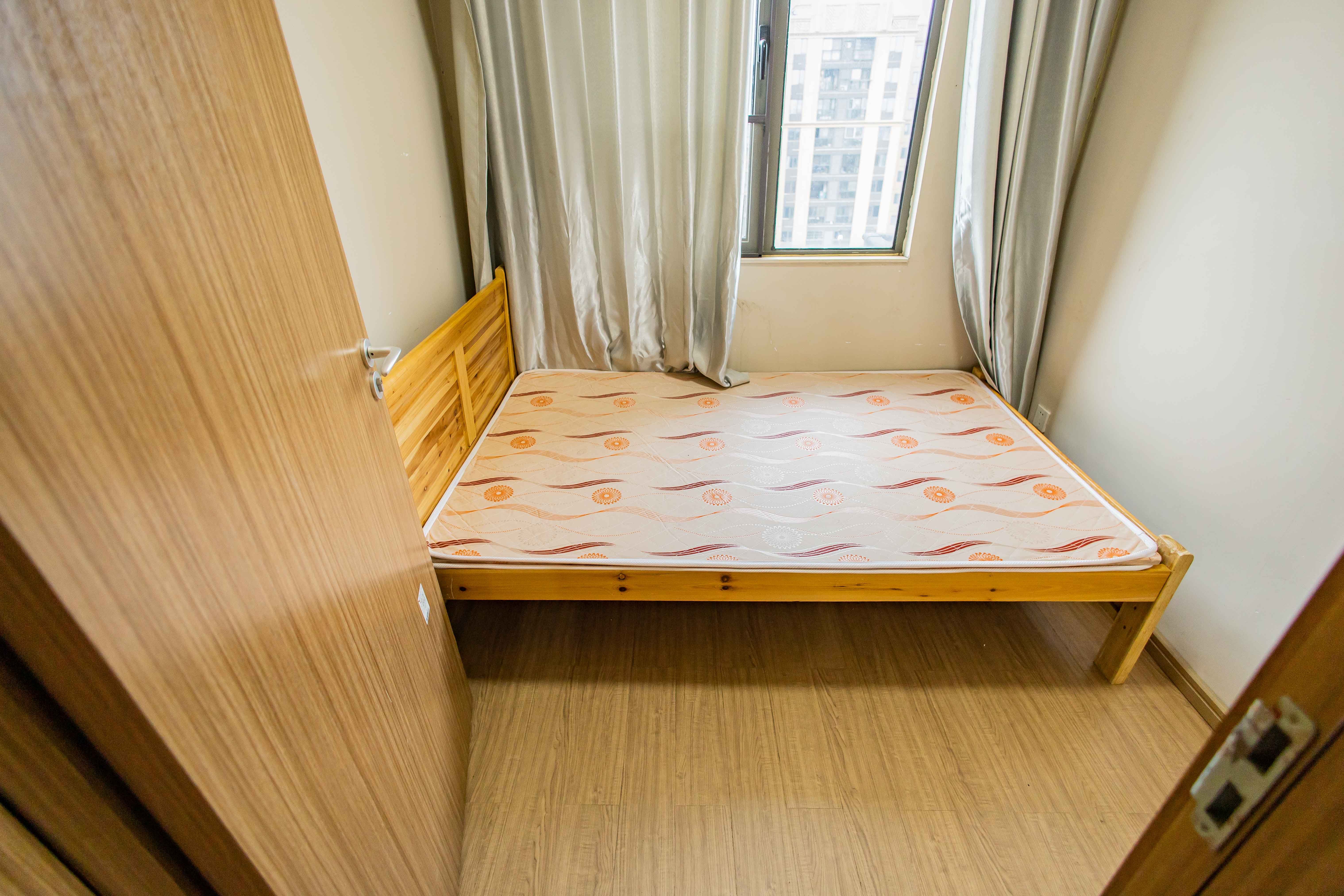 麓谷小镇  3室2厅1卫   49.90万 麓谷小镇  3室2厅1卫   49.90万卧室