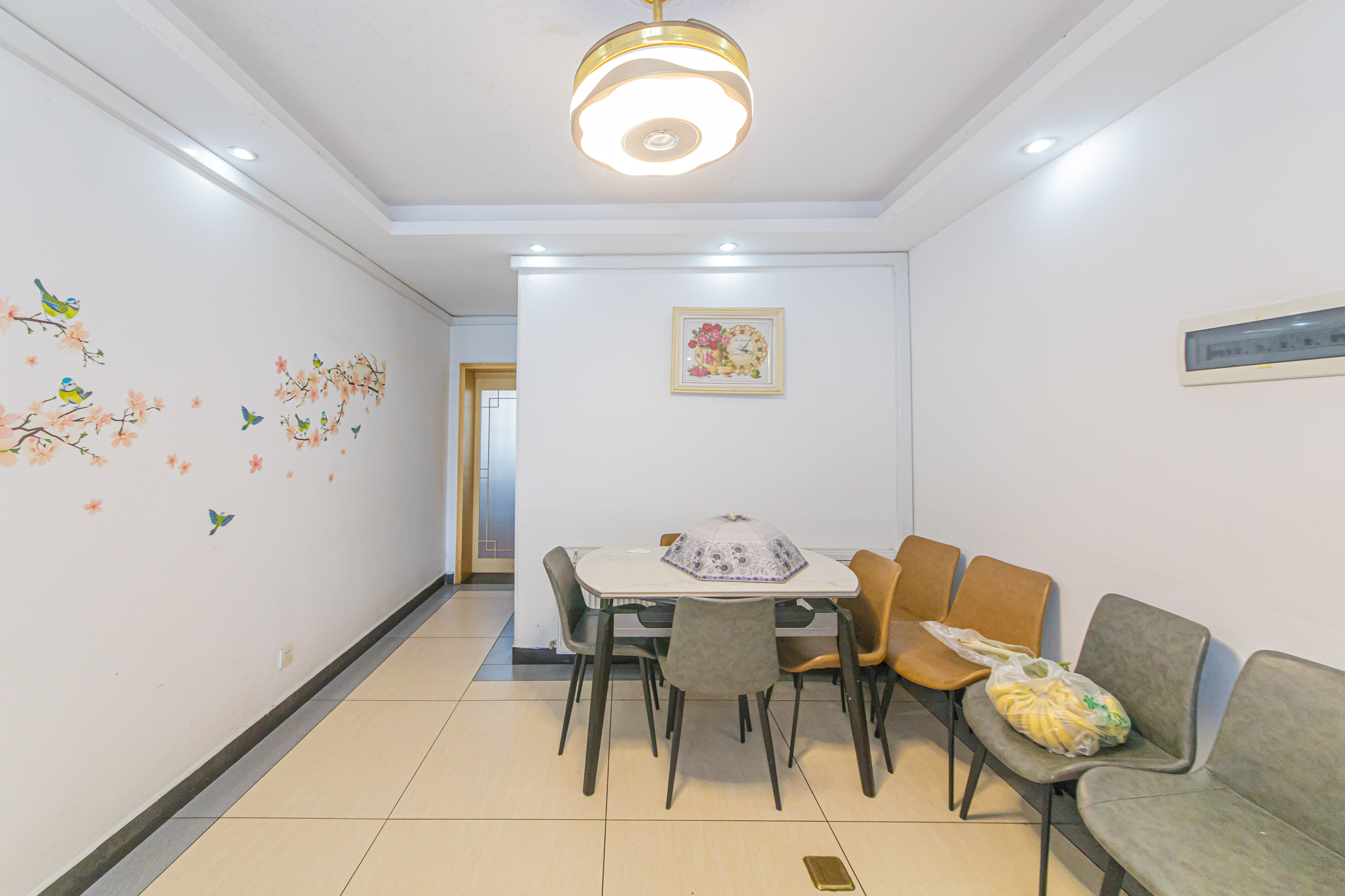 银桂苑  3室2厅2卫    118.0万客厅