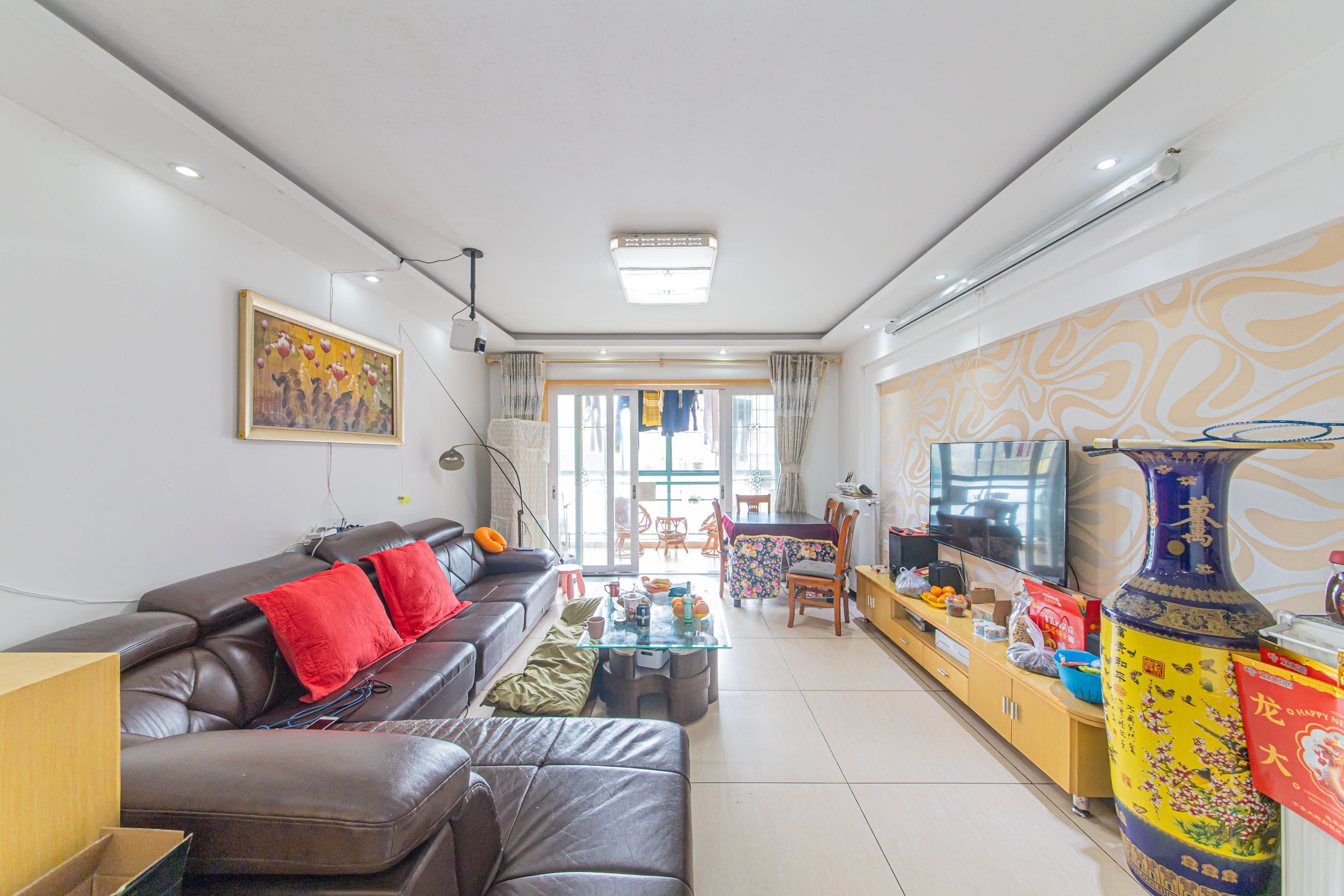 银桂苑  3室2厅2卫    118.0万客厅