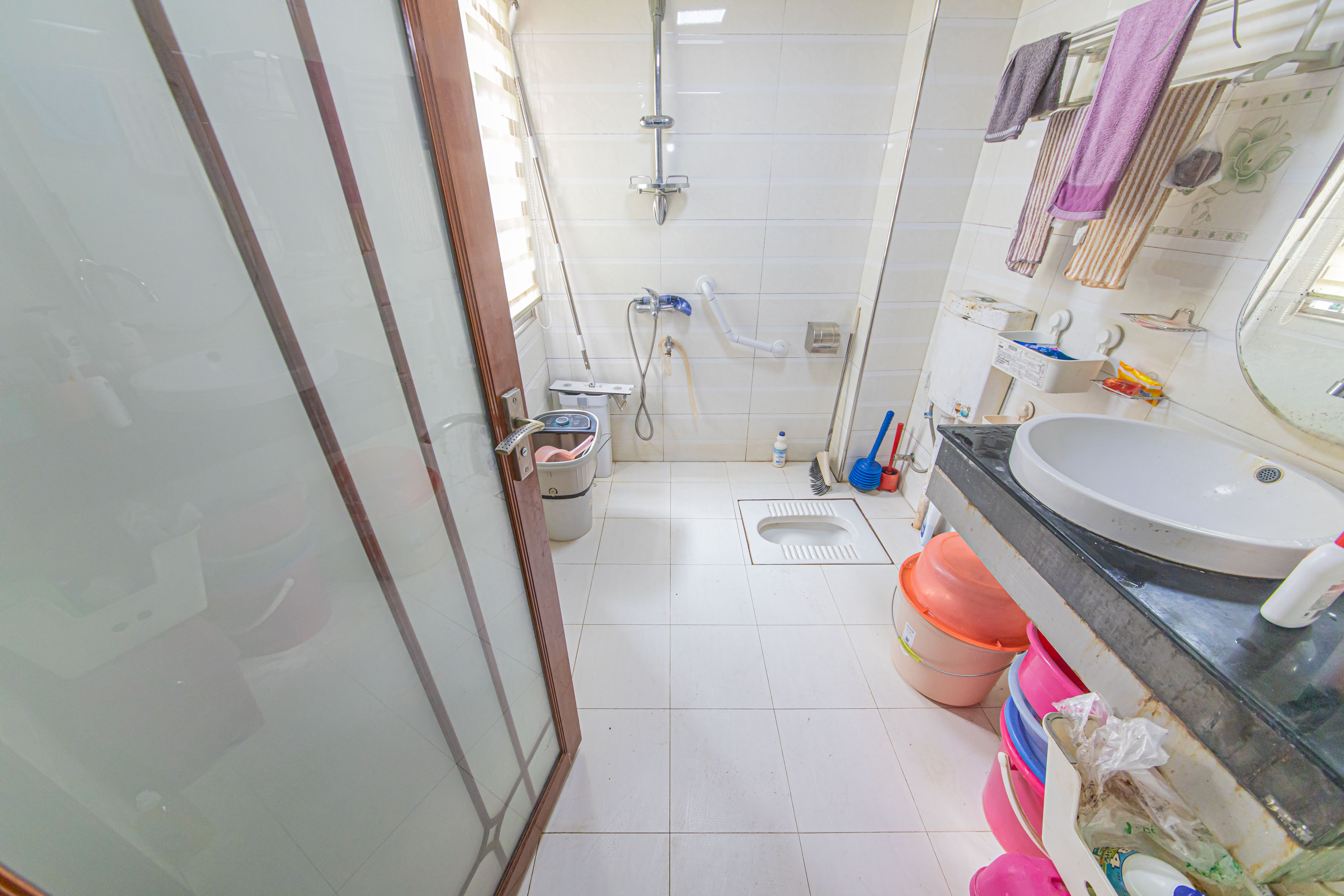 银桂苑  3室2厅2卫    118.0万卫生间