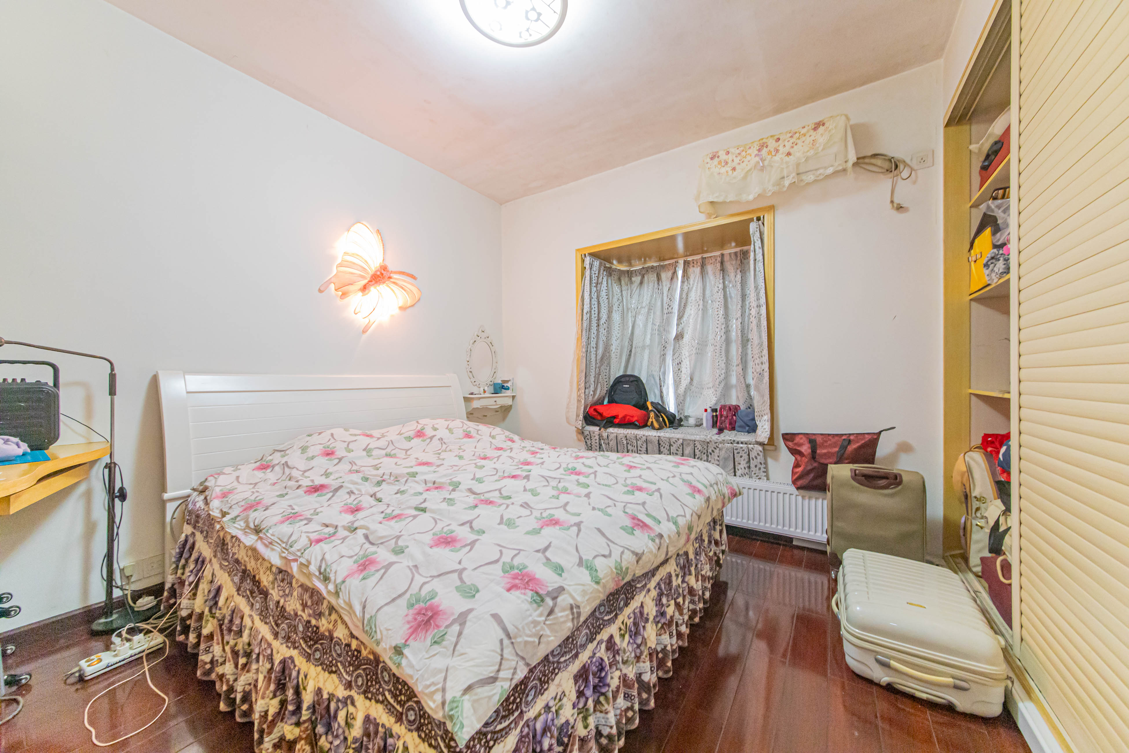 银桂苑  3室2厅2卫    118.0万卧室