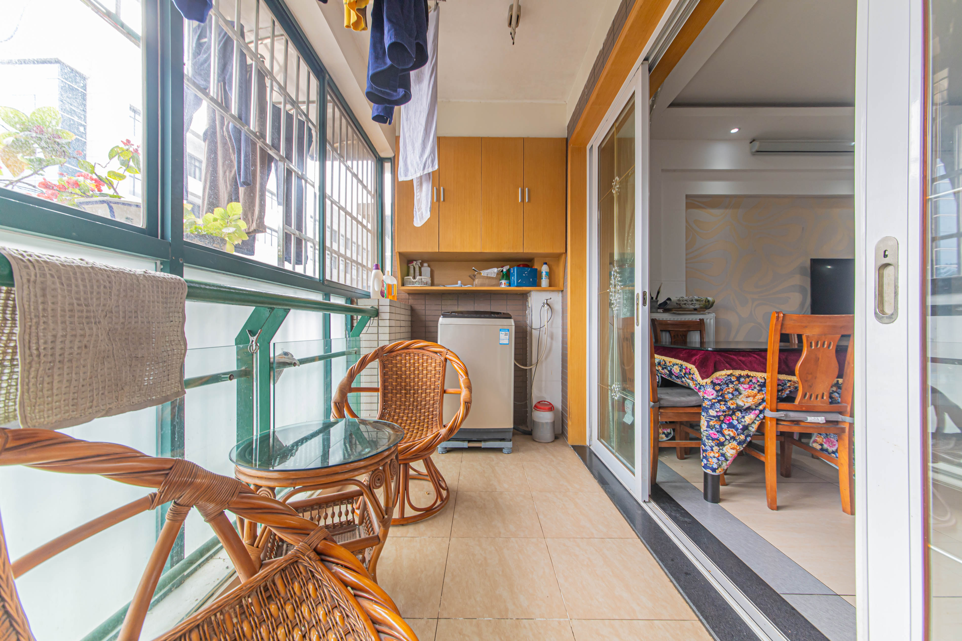 银桂苑  3室2厅2卫    118.0万阳台