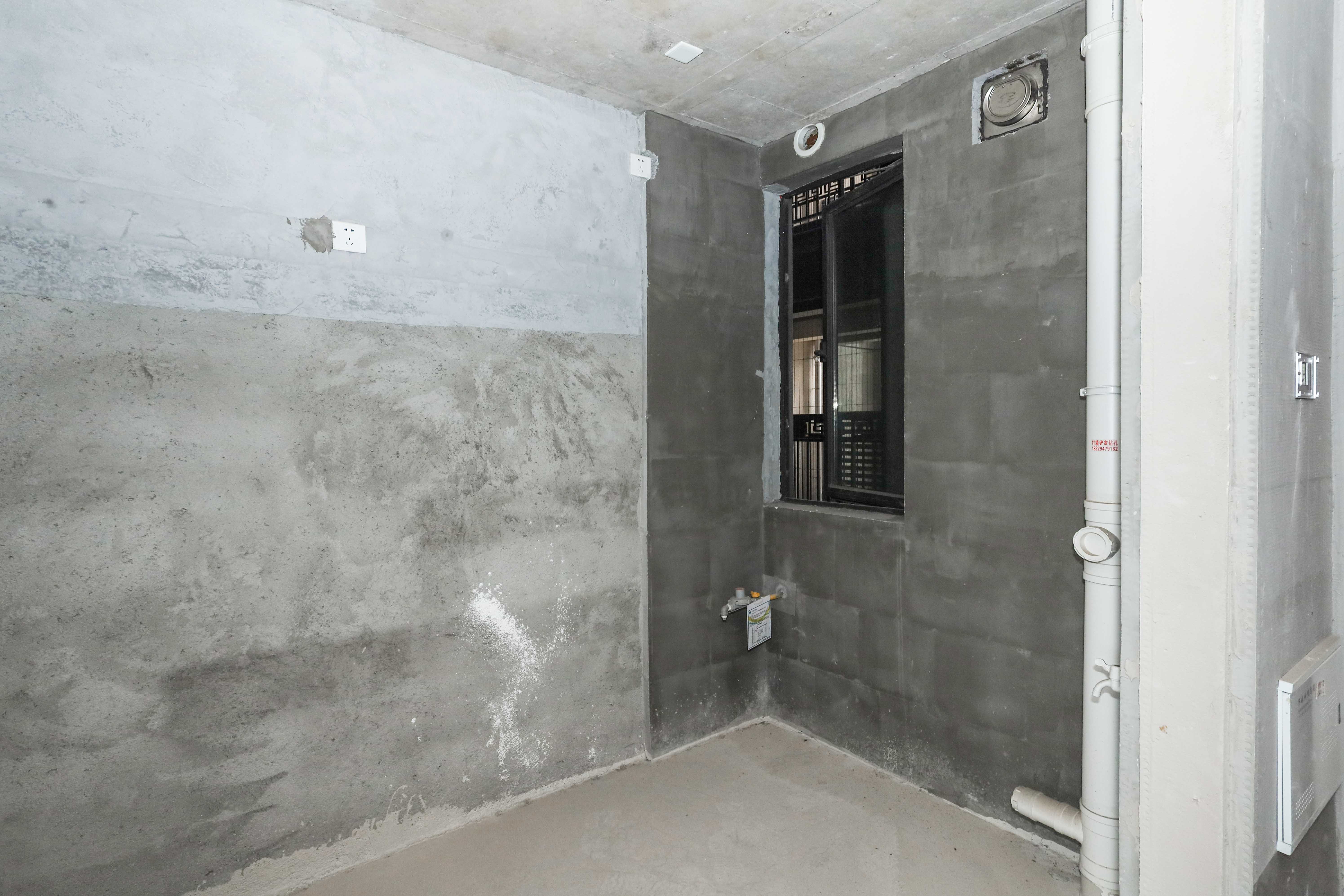 建发央著  4室2厅2卫   190.00万厨房