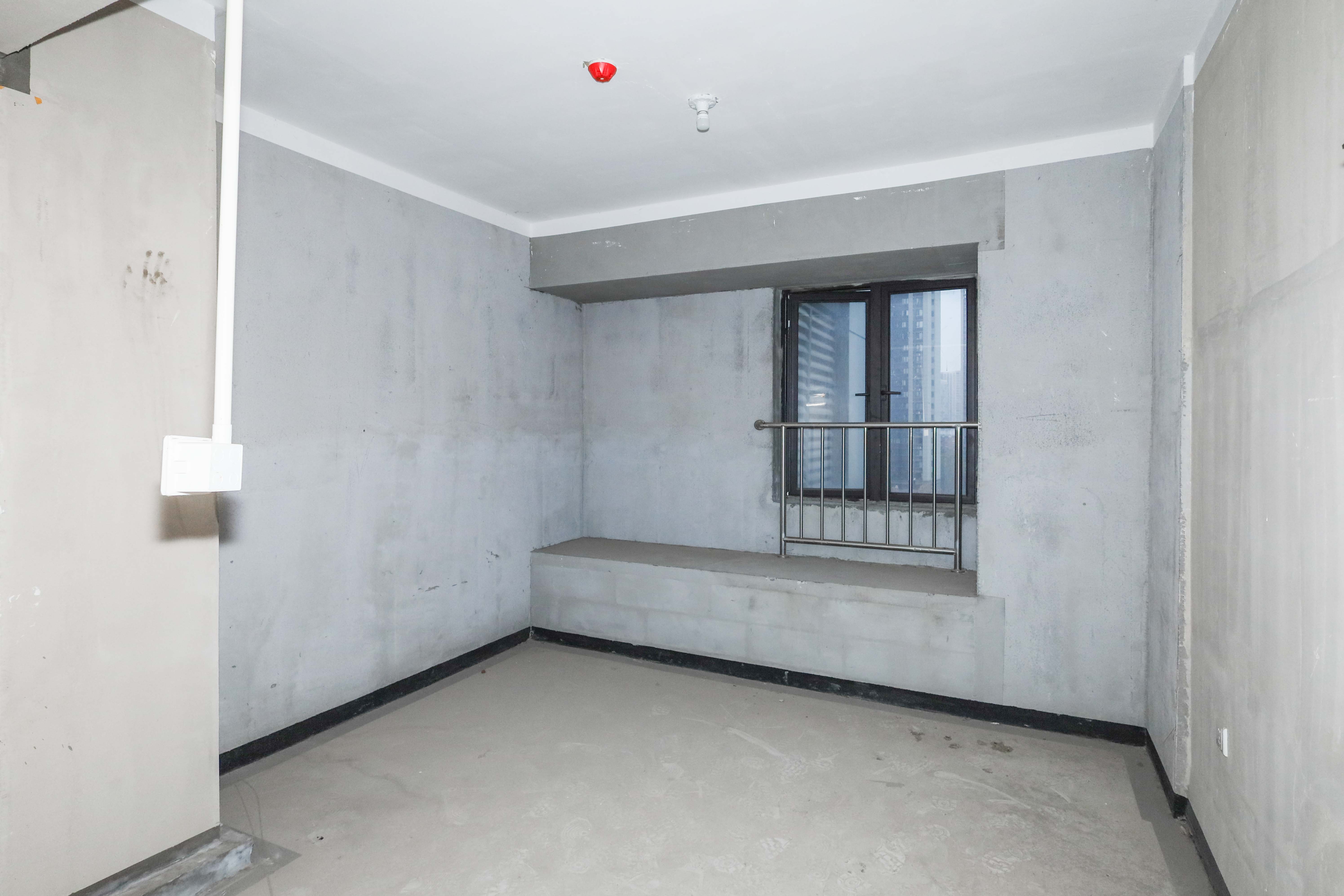 建发央著  4室2厅2卫   306.00万卧室