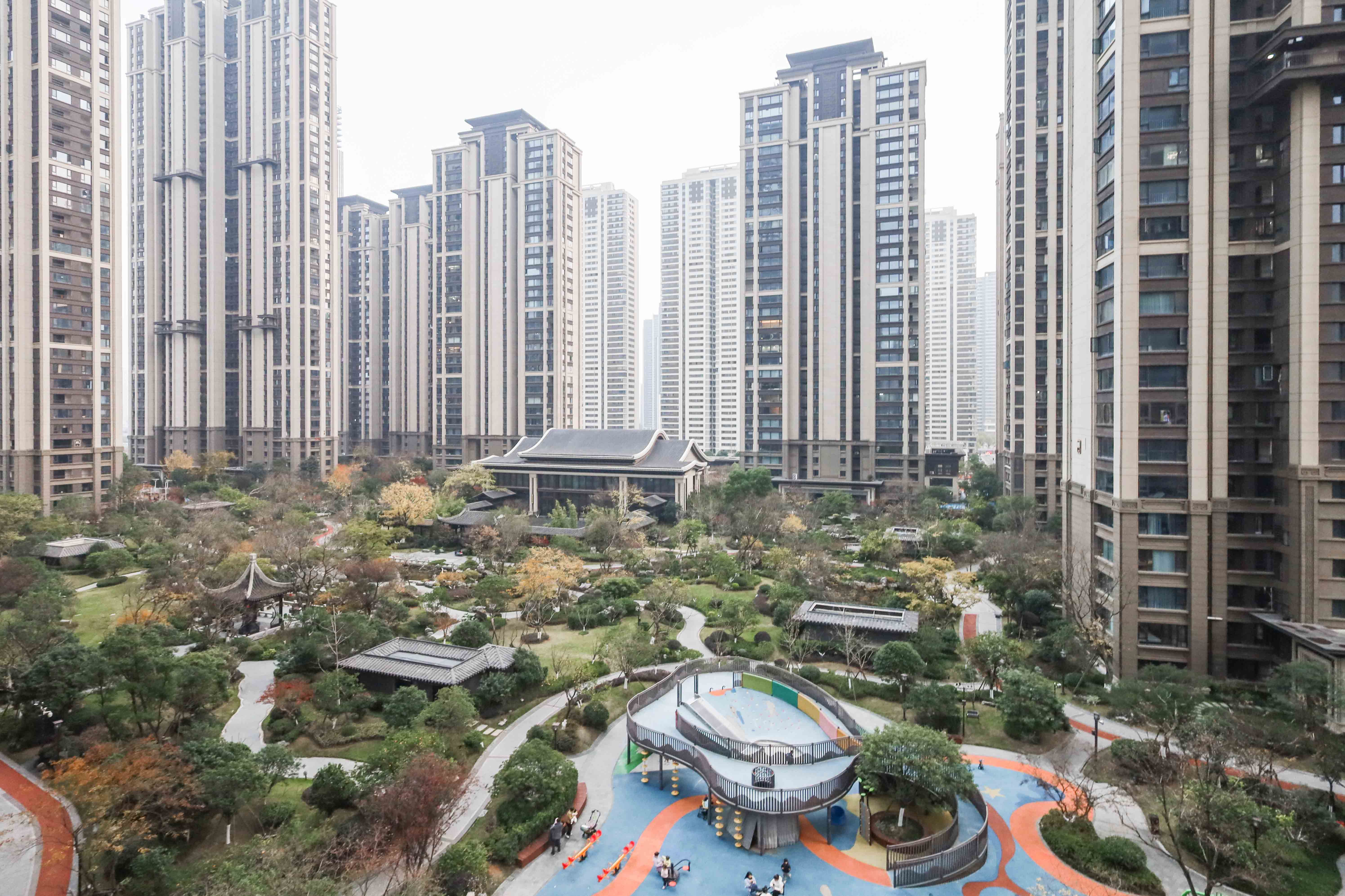建发央著  4室2厅2卫   306.00万阳台