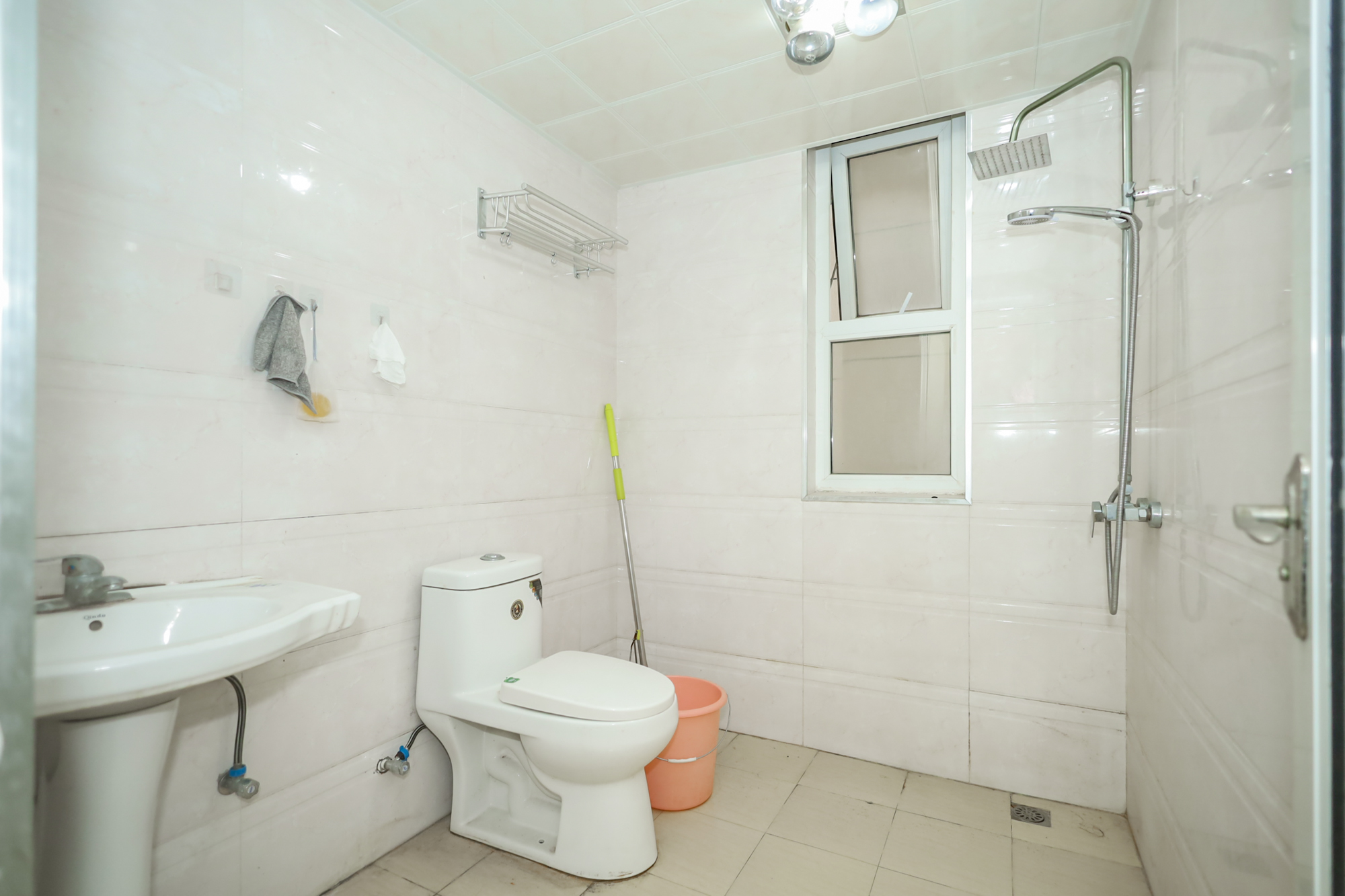 当代滨江MOMA 3室2厅2卫 138.0万 当代滨江MOMA 3室2厅2卫 138.0万卫生间