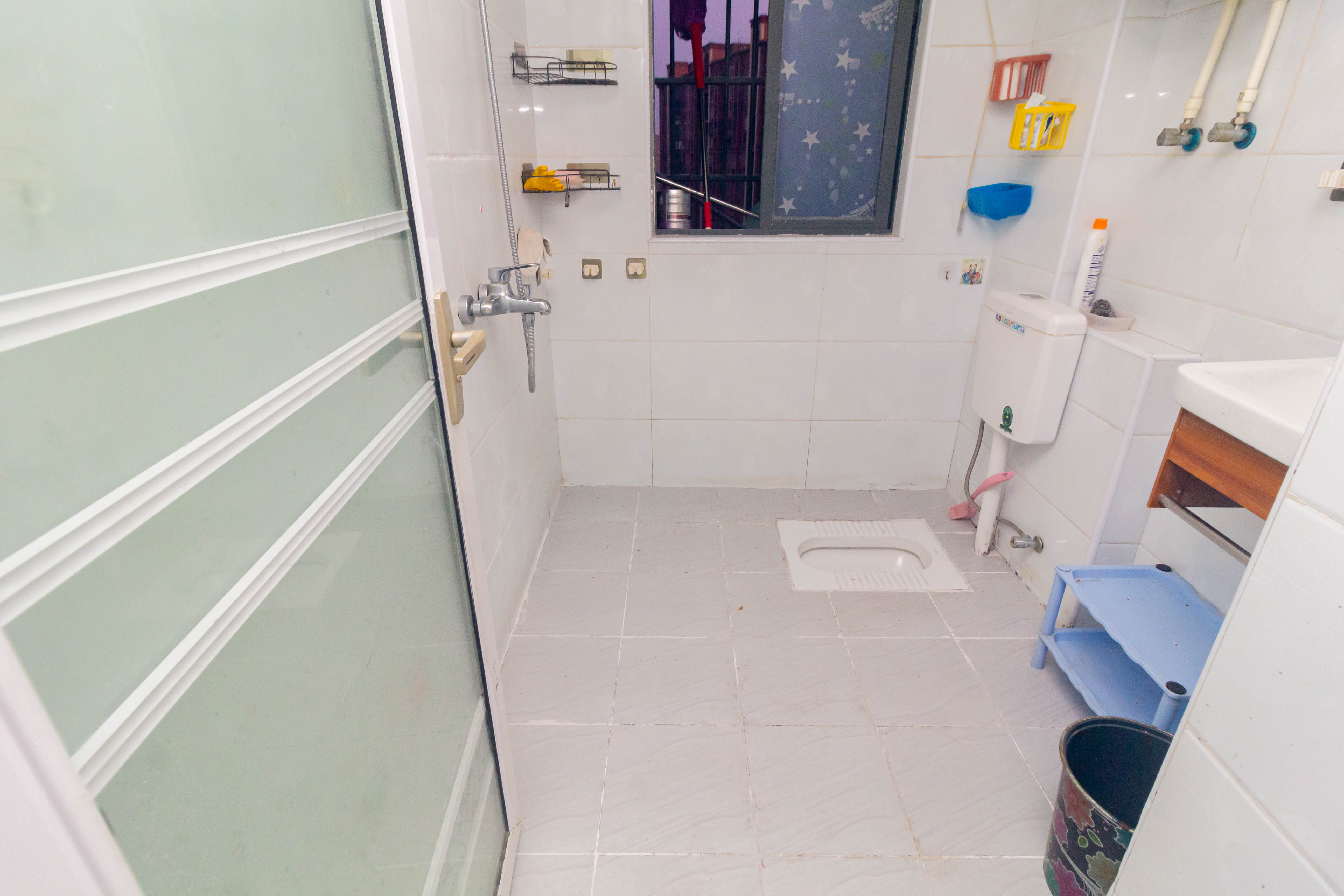 海德公园 3室2厅1卫 66.0万 海德公园 3室2厅1卫 66.0万卫生间