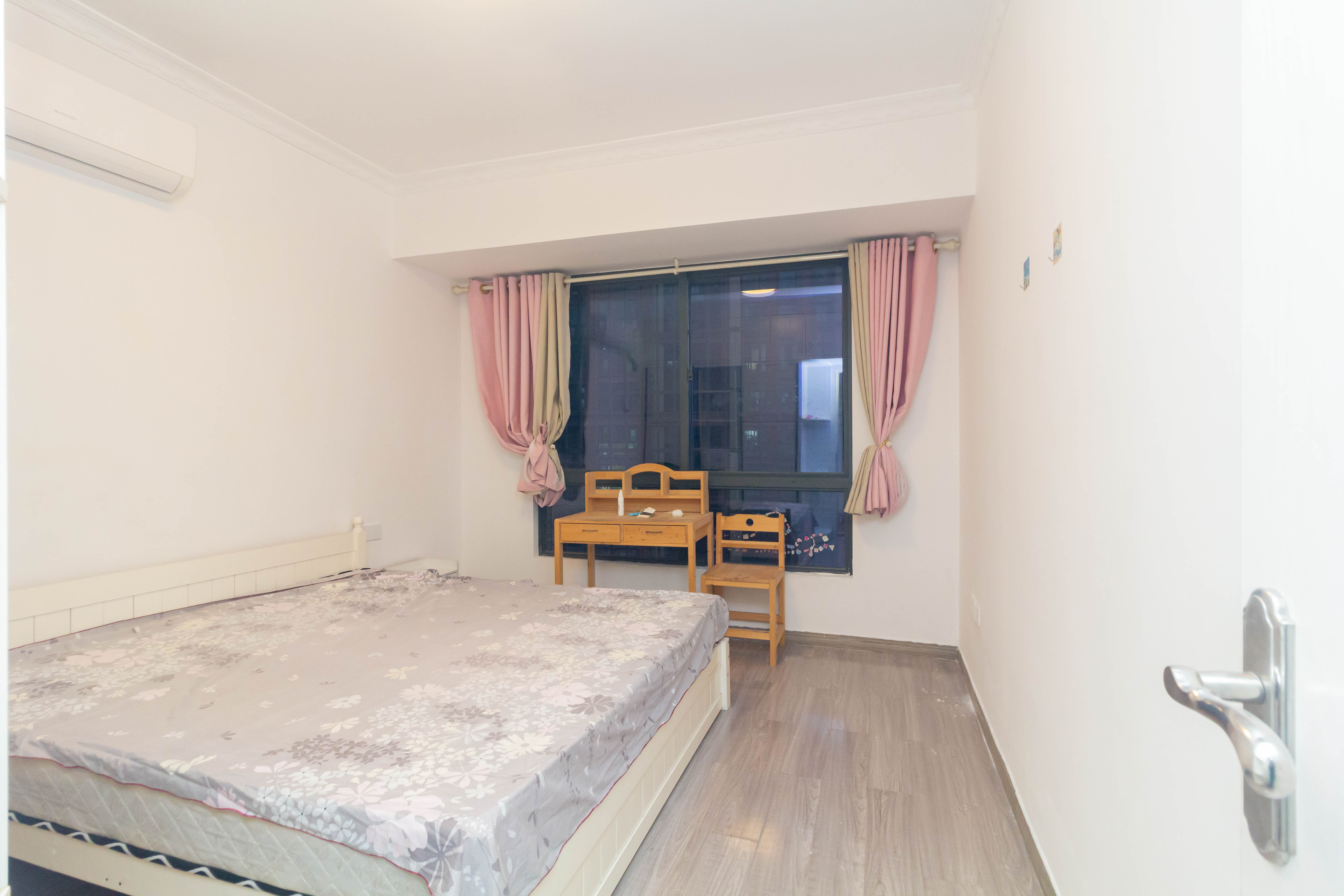 海德公园 3室2厅1卫 66.0万 海德公园 3室2厅1卫 66.0万卧室