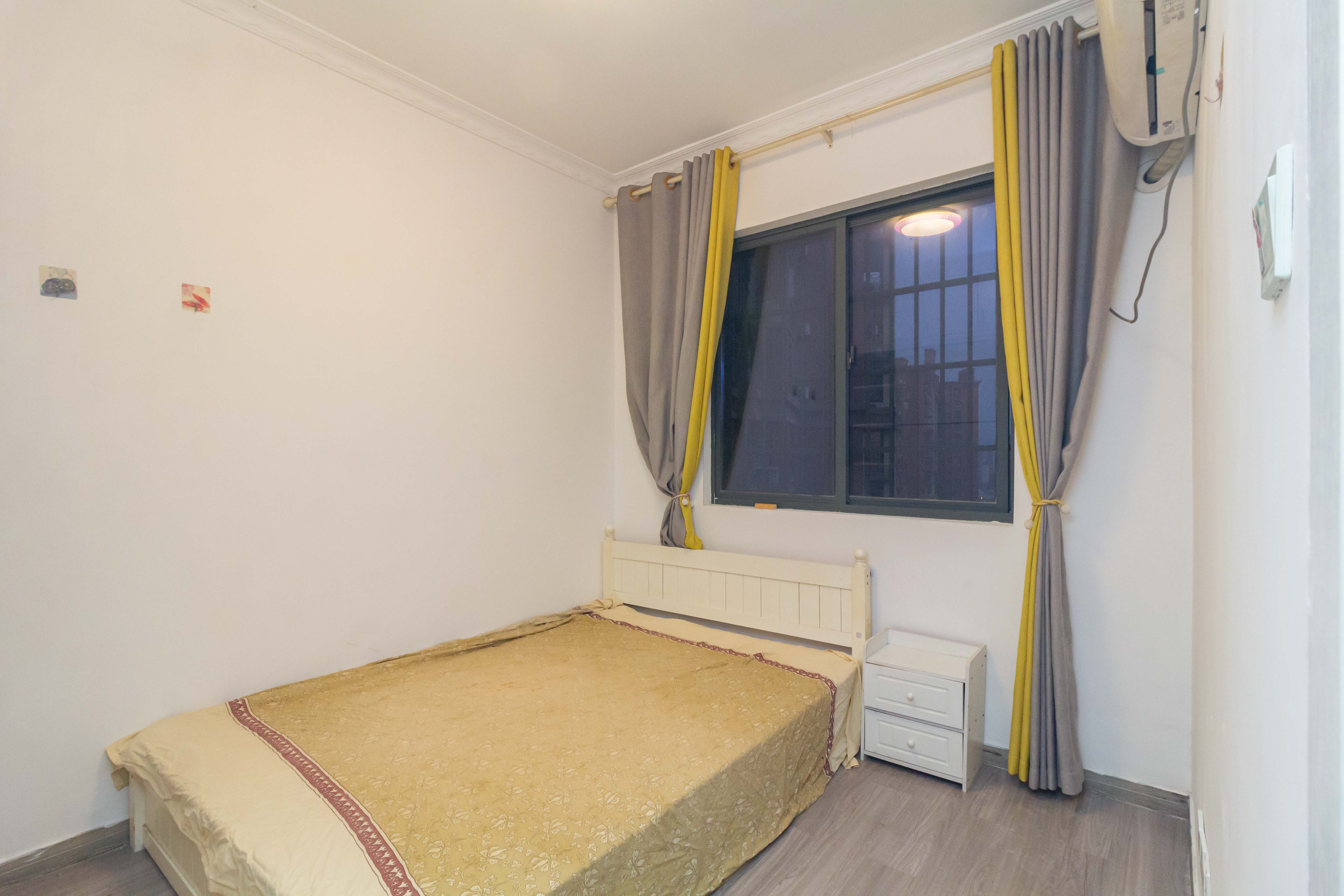 海德公园 3室2厅1卫 66.0万 海德公园 3室2厅1卫 66.0万卧室