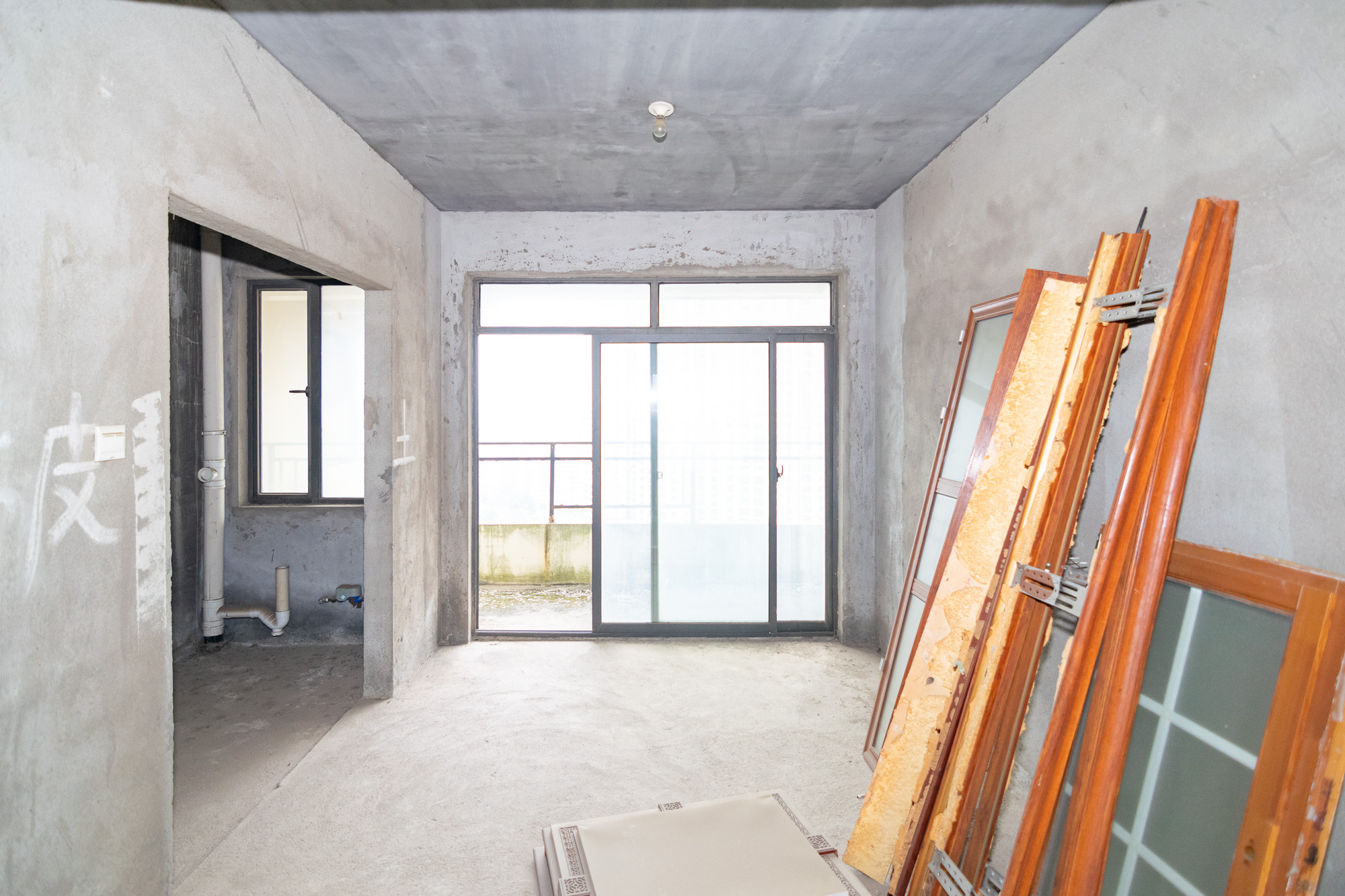 山水蓝天  4室2厅2卫    70.0万客厅