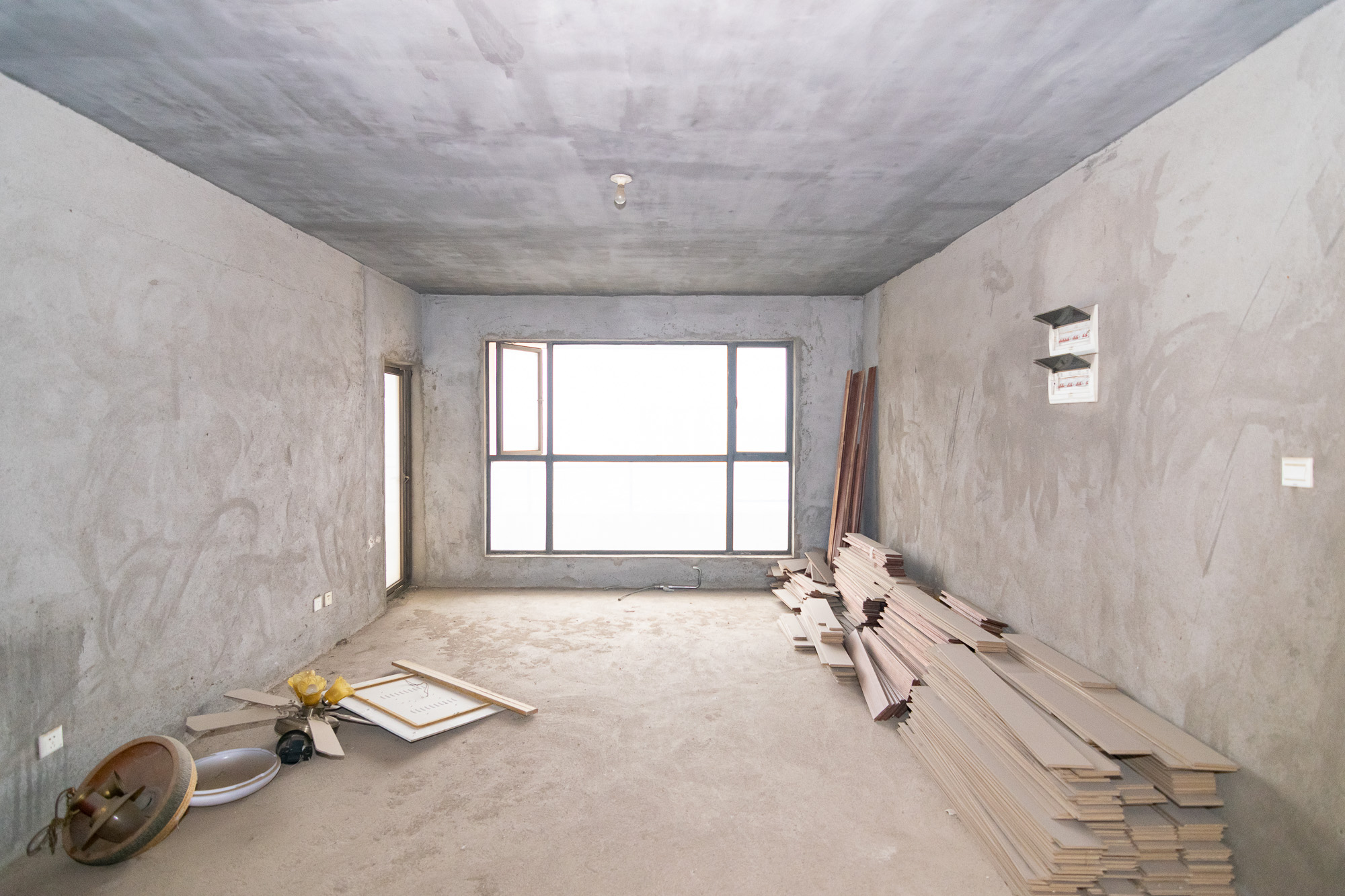 山水蓝天  4室2厅2卫    70.0万客厅