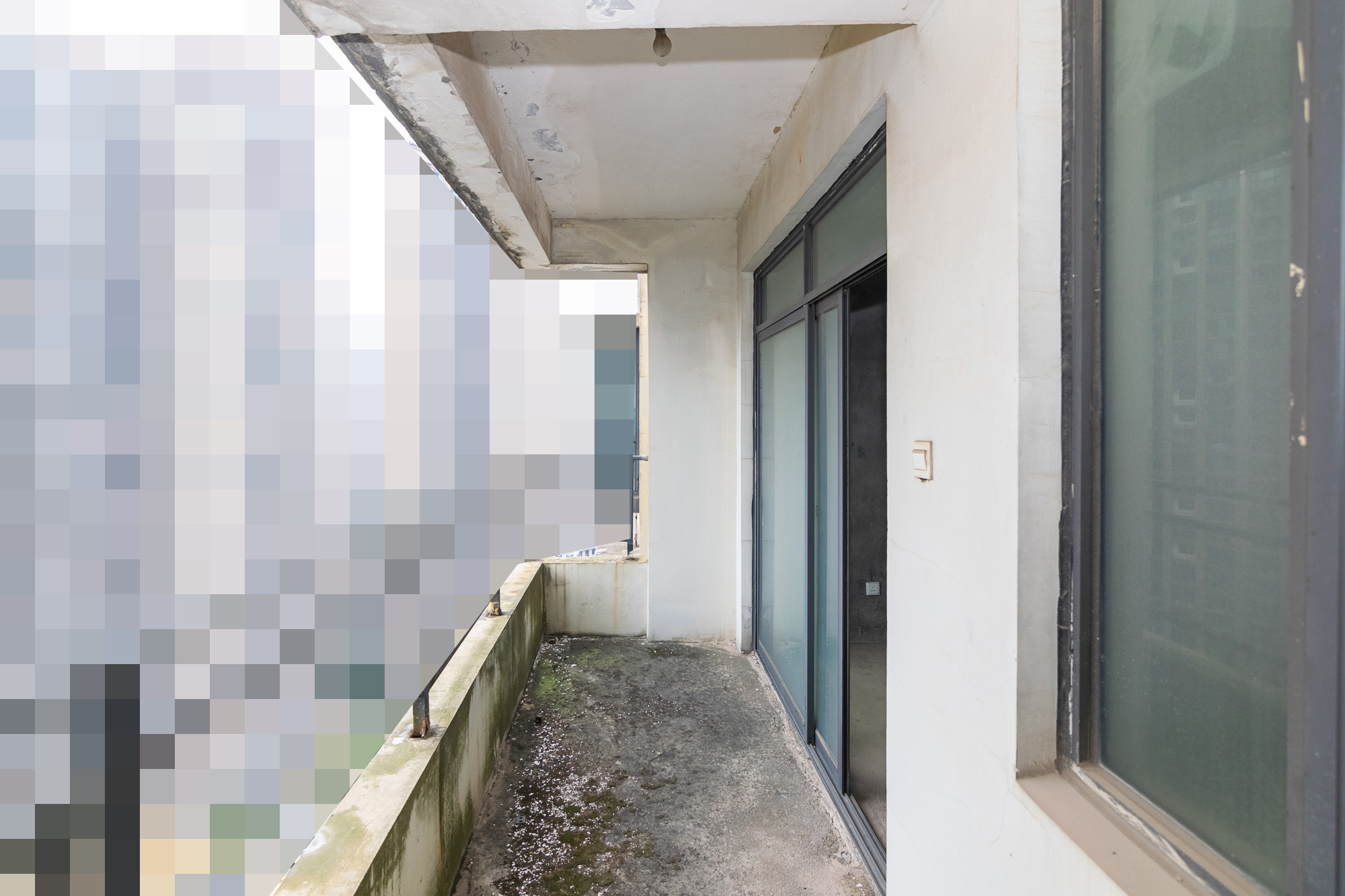 山水蓝天  4室2厅2卫    70.0万阳台