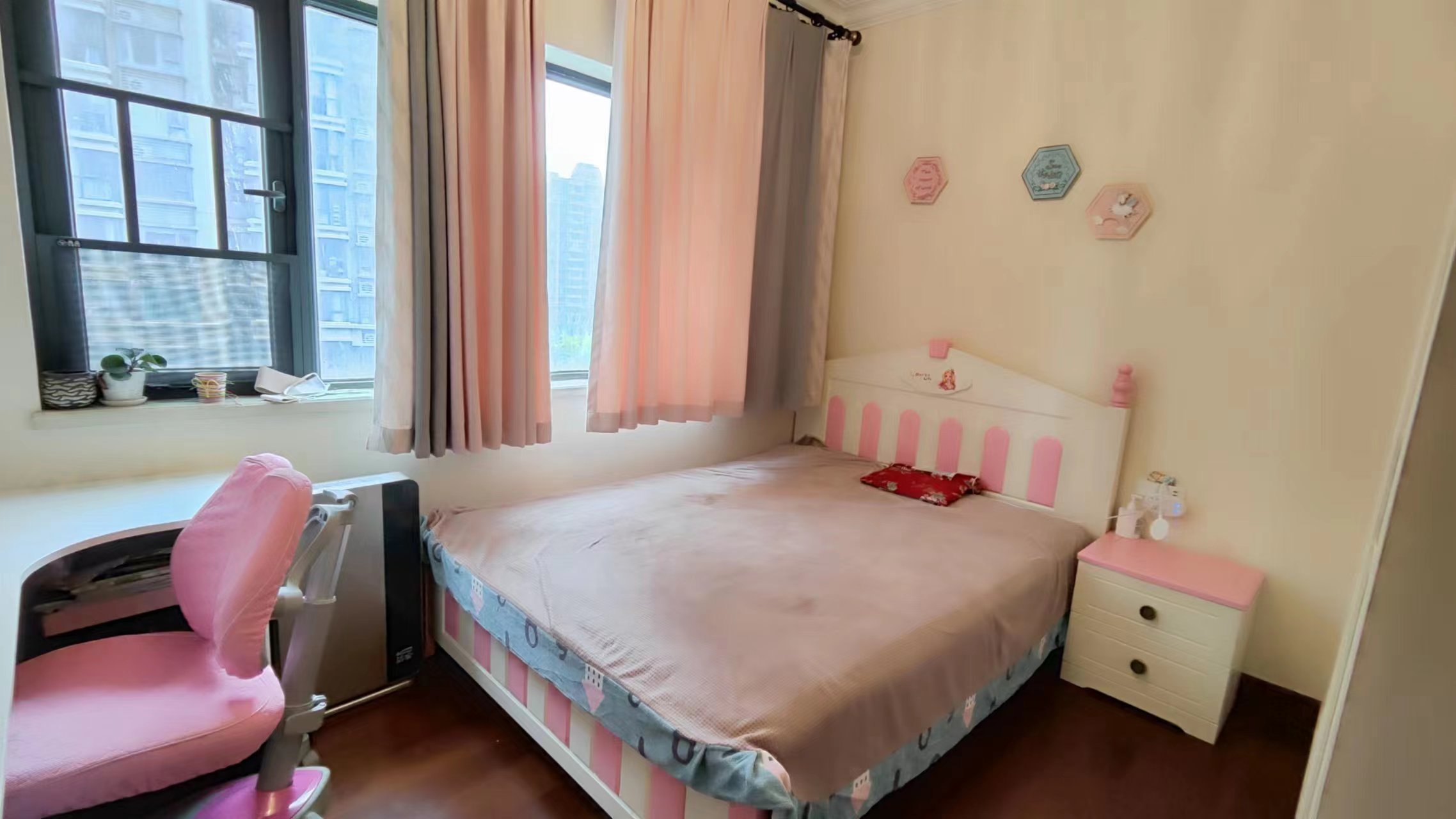 恒大华府 4室2厅2卫 95.0万 恒大华府 4室2厅2卫 95.0万室内图