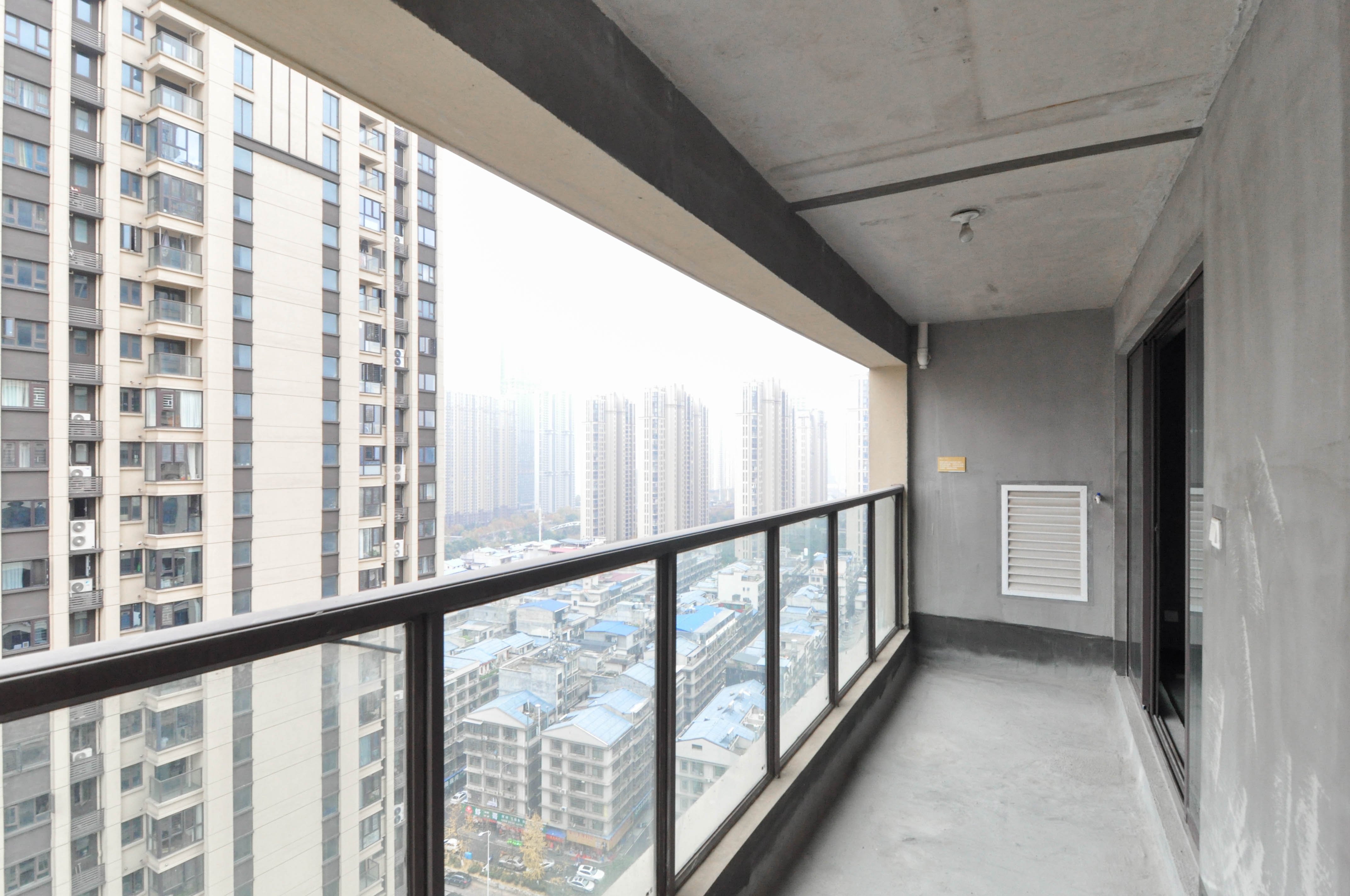 华润琨瑜府  4室2厅2卫    288.0万其他