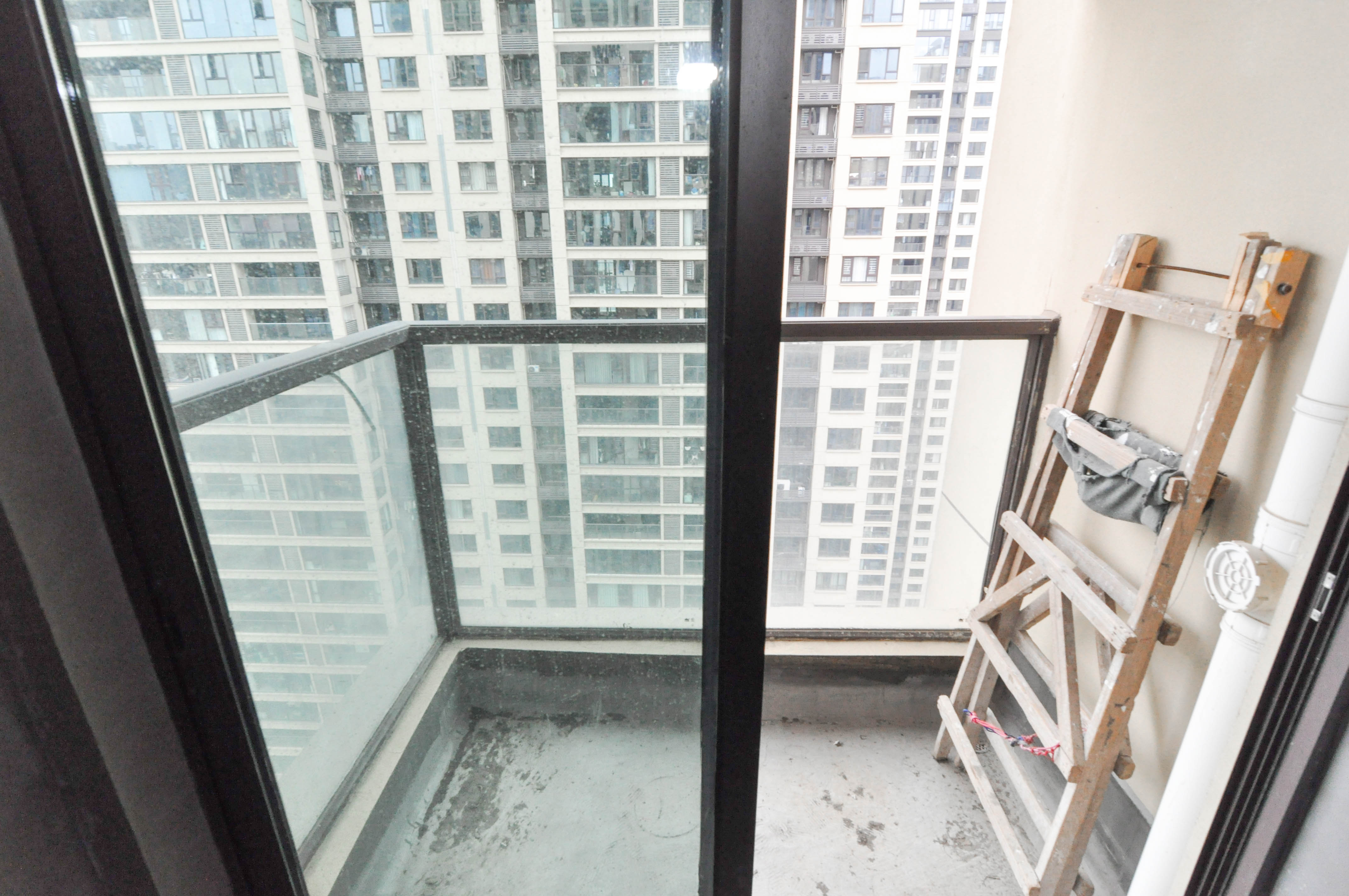 华润琨瑜府  4室2厅2卫    288.0万其他