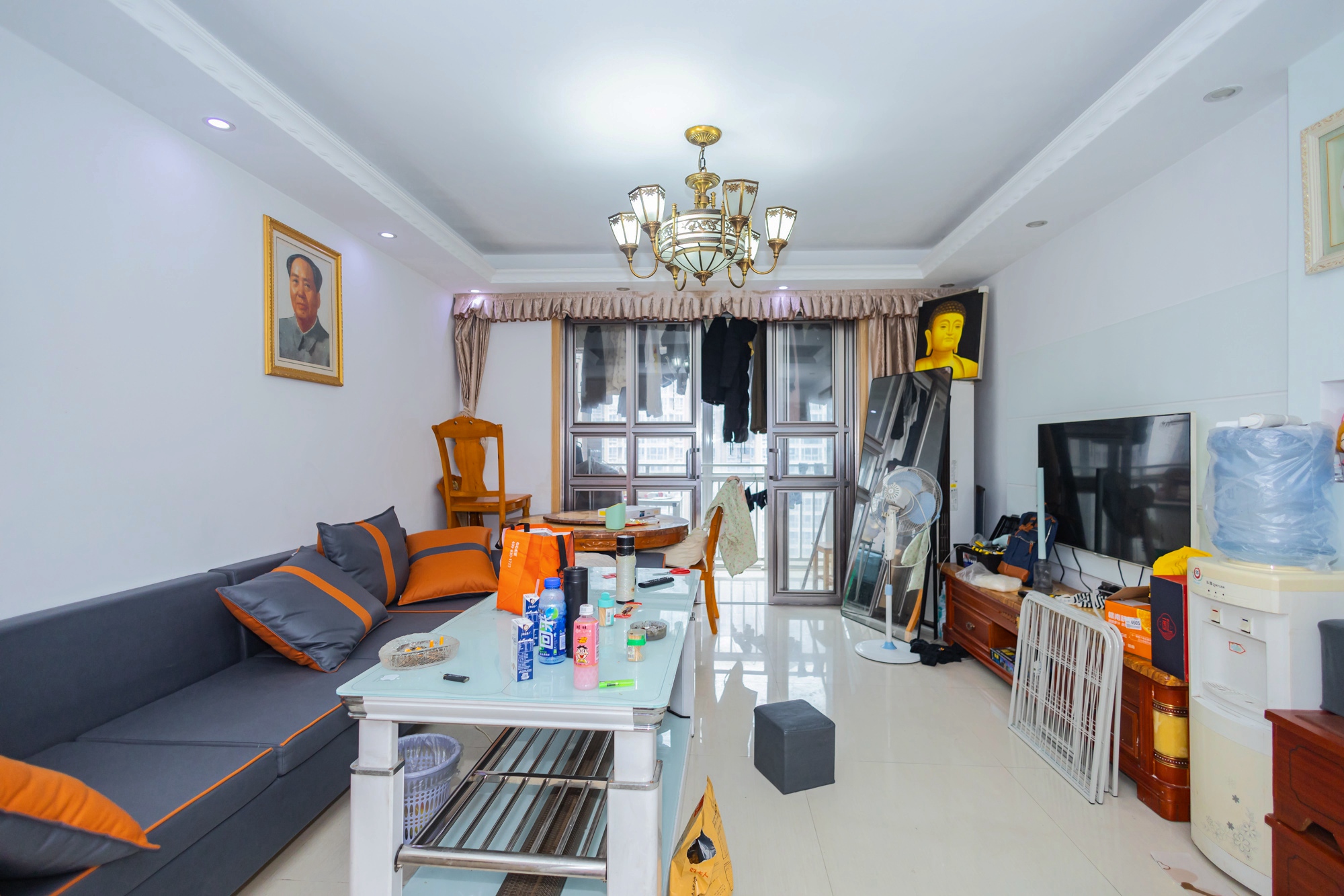 恒广国际景园一二区  3室2厅2卫    78.0万 恒广国际景园一二区  3室2厅2卫    78.0万客厅