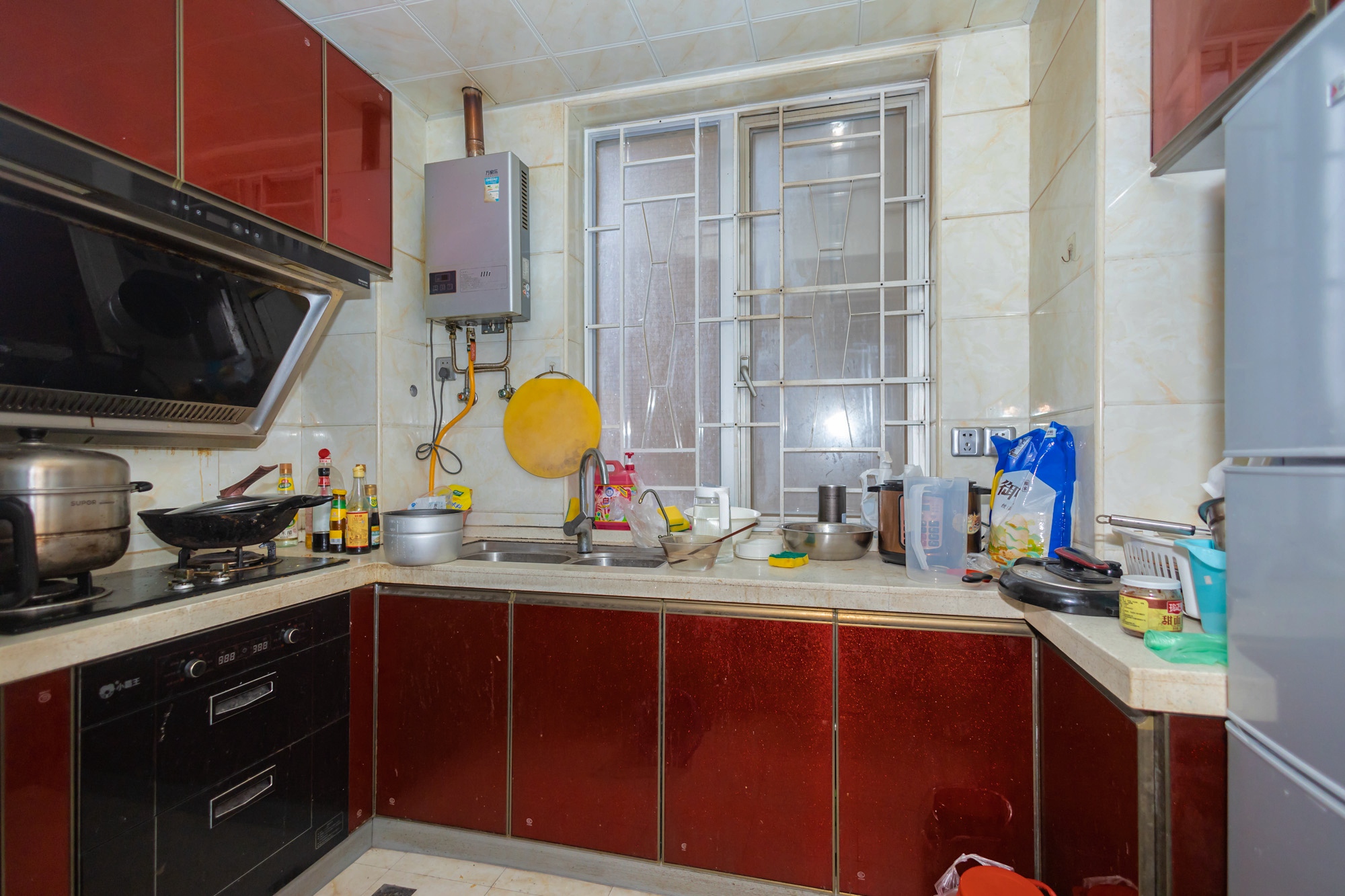 恒广国际景园一二区  3室2厅2卫    78.0万 恒广国际景园一二区  3室2厅2卫    78.0万厨房