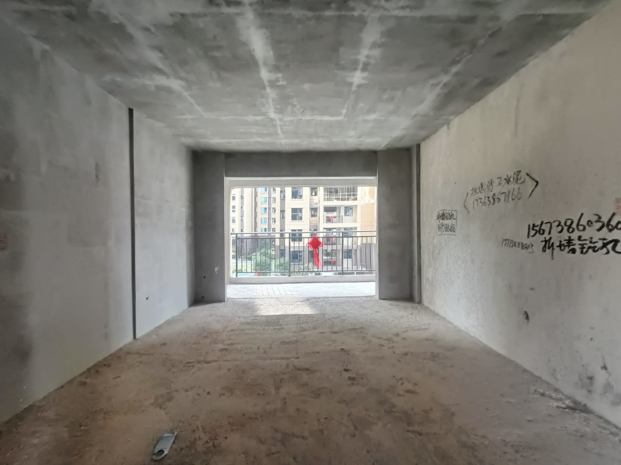 鹏泰天麓 4室2厅2卫 82.8万 鹏泰天麓 4室2厅2卫 82.8万室内图