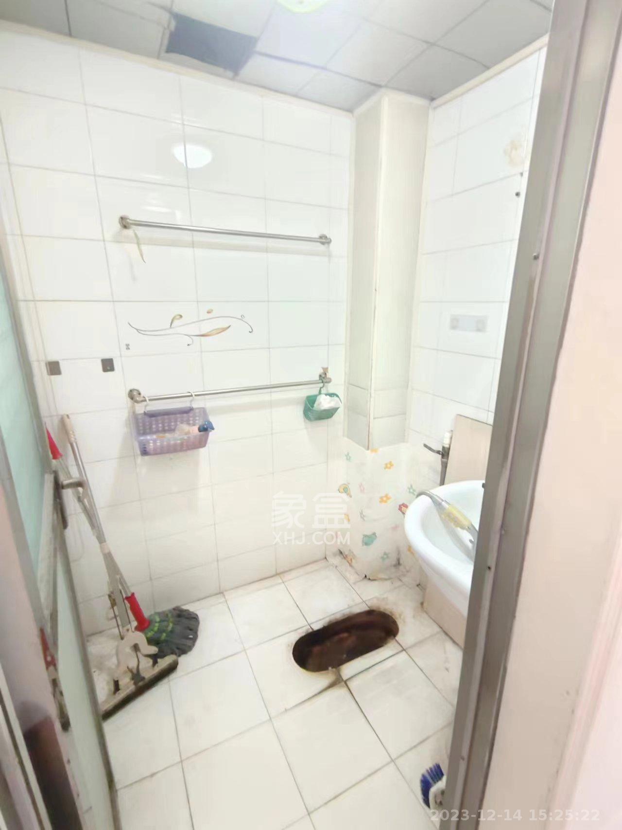 欣安小区  3室2厅2卫   1400.00元/月室内图