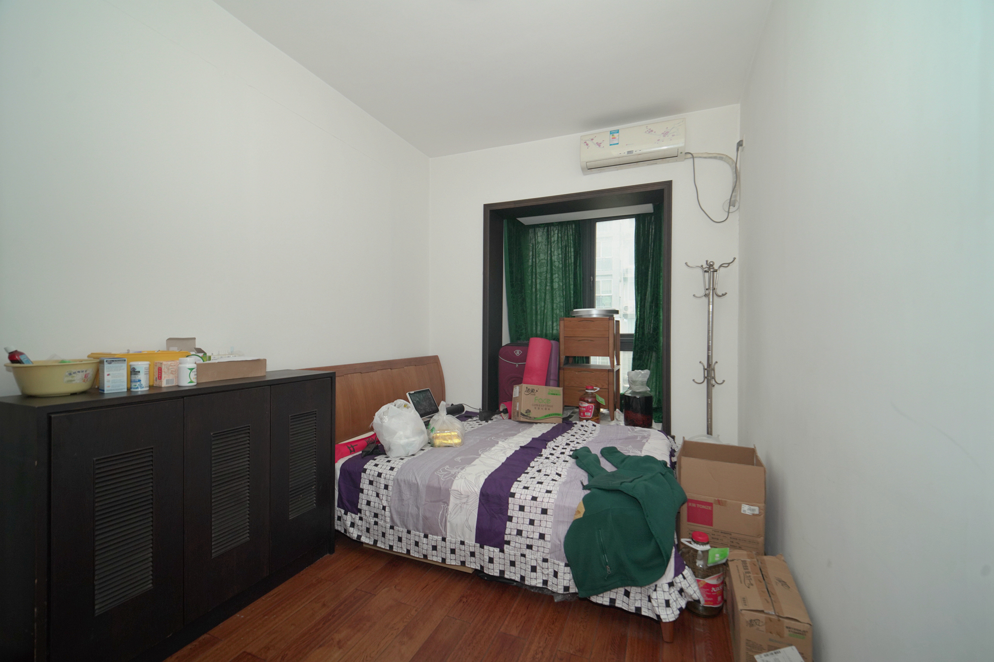 长房东郡  3室2厅1卫    164.9万卧室