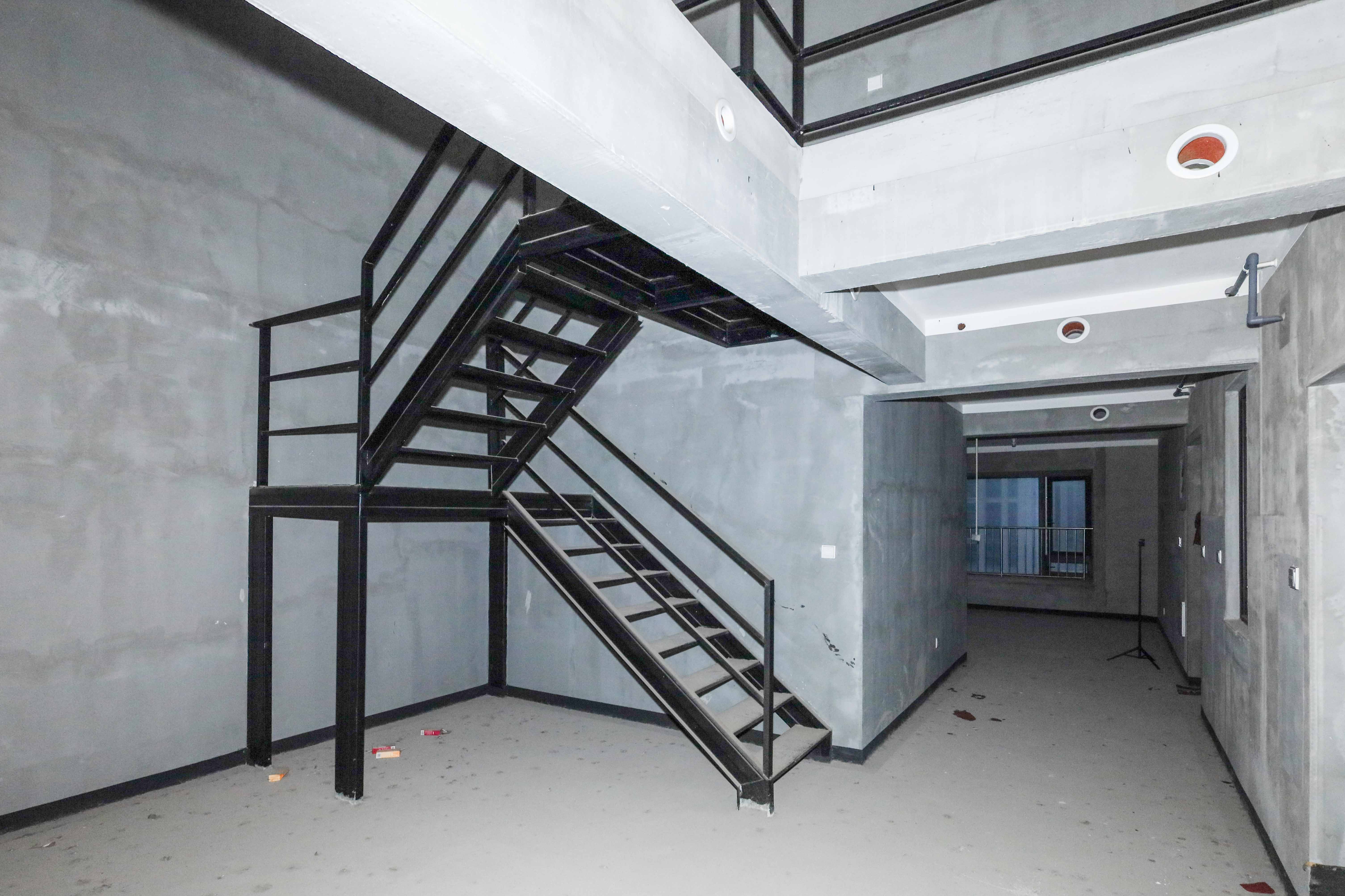 建发央著  4室2厅2卫   309.90万客厅