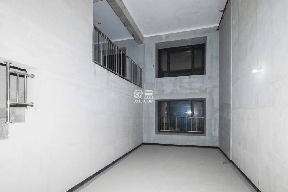 建发央著  4室2厅2卫    190.0万