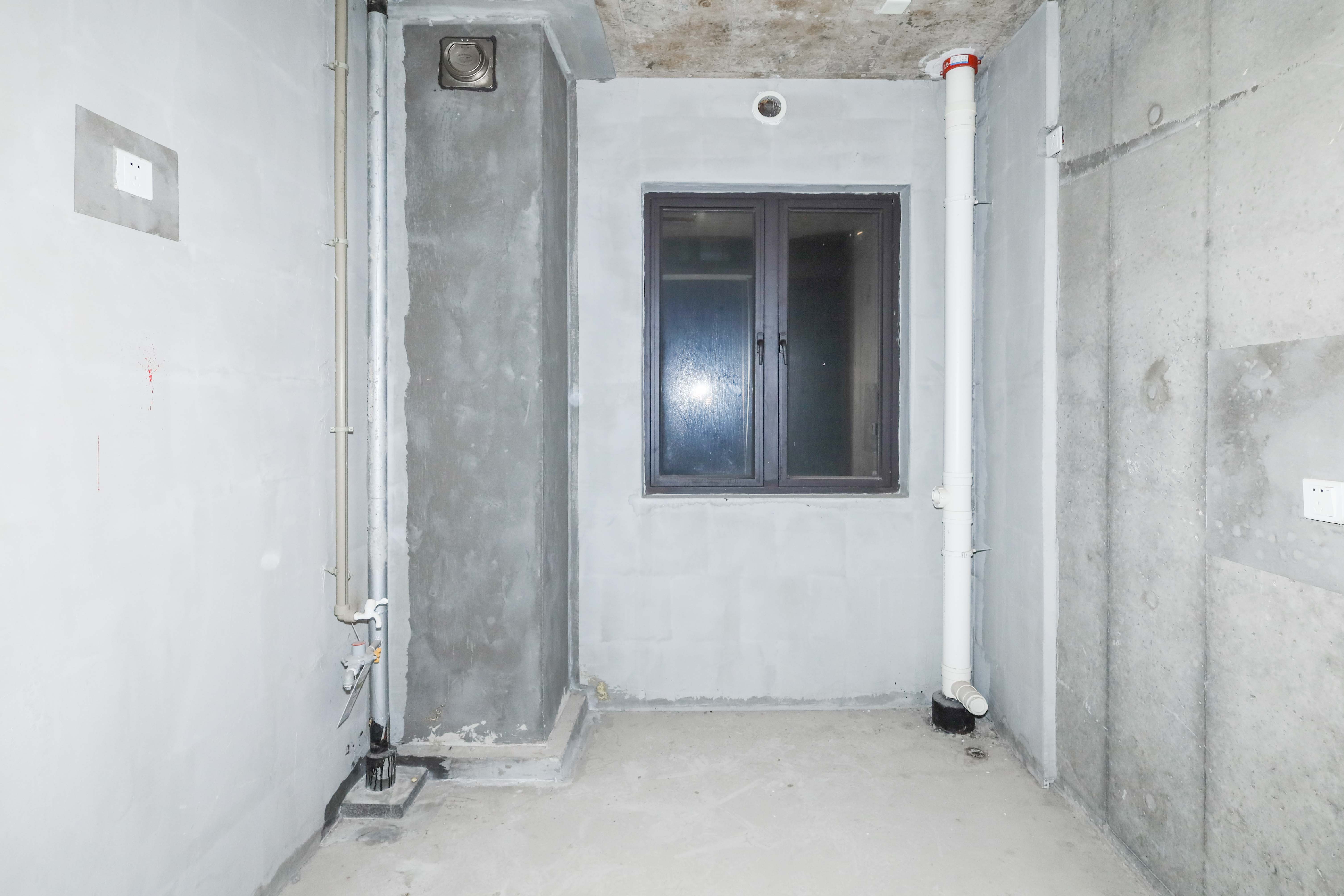建发央著  4室2厅2卫   218.00万厨房