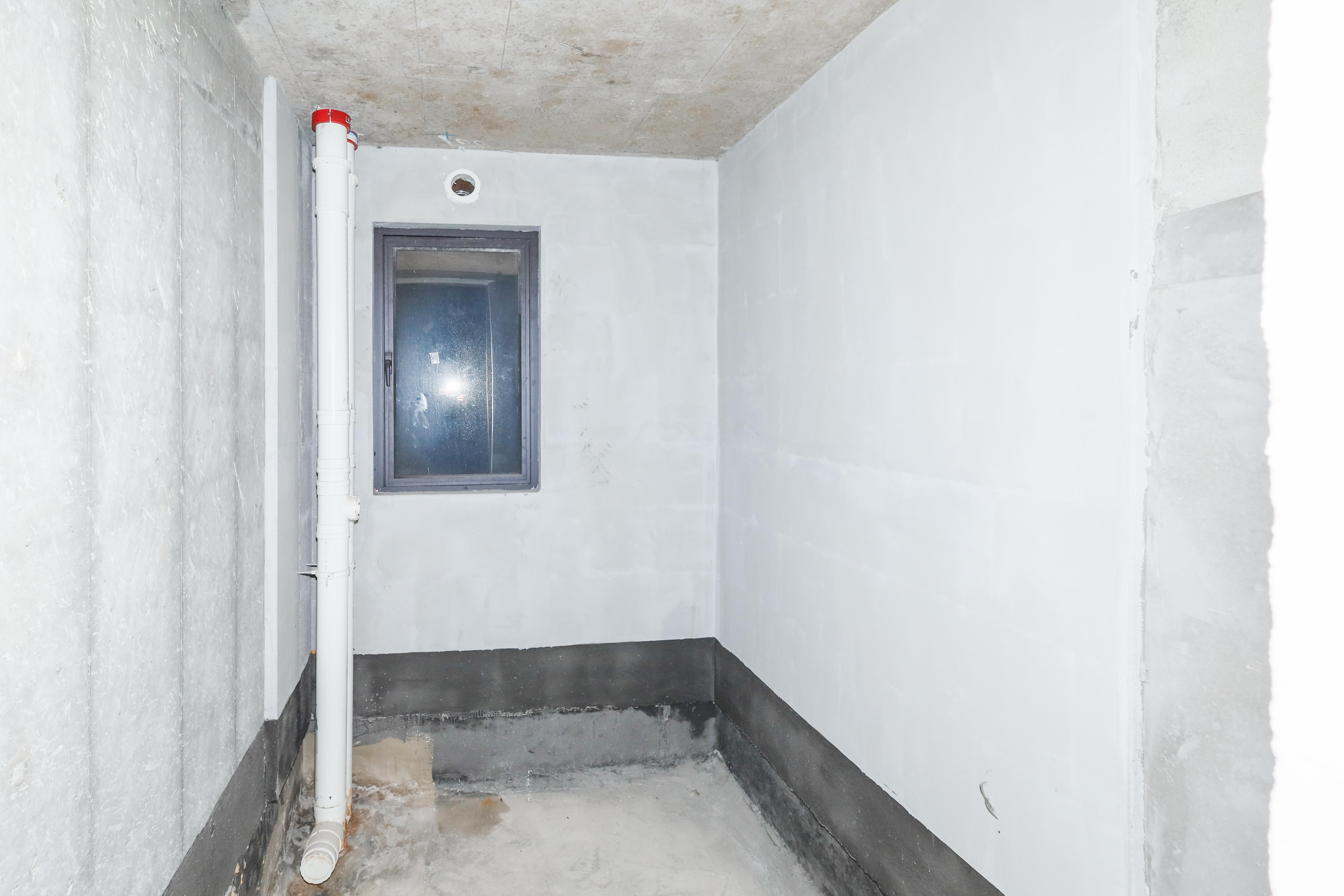 建发央著  4室2厅2卫   218.00万卫生间