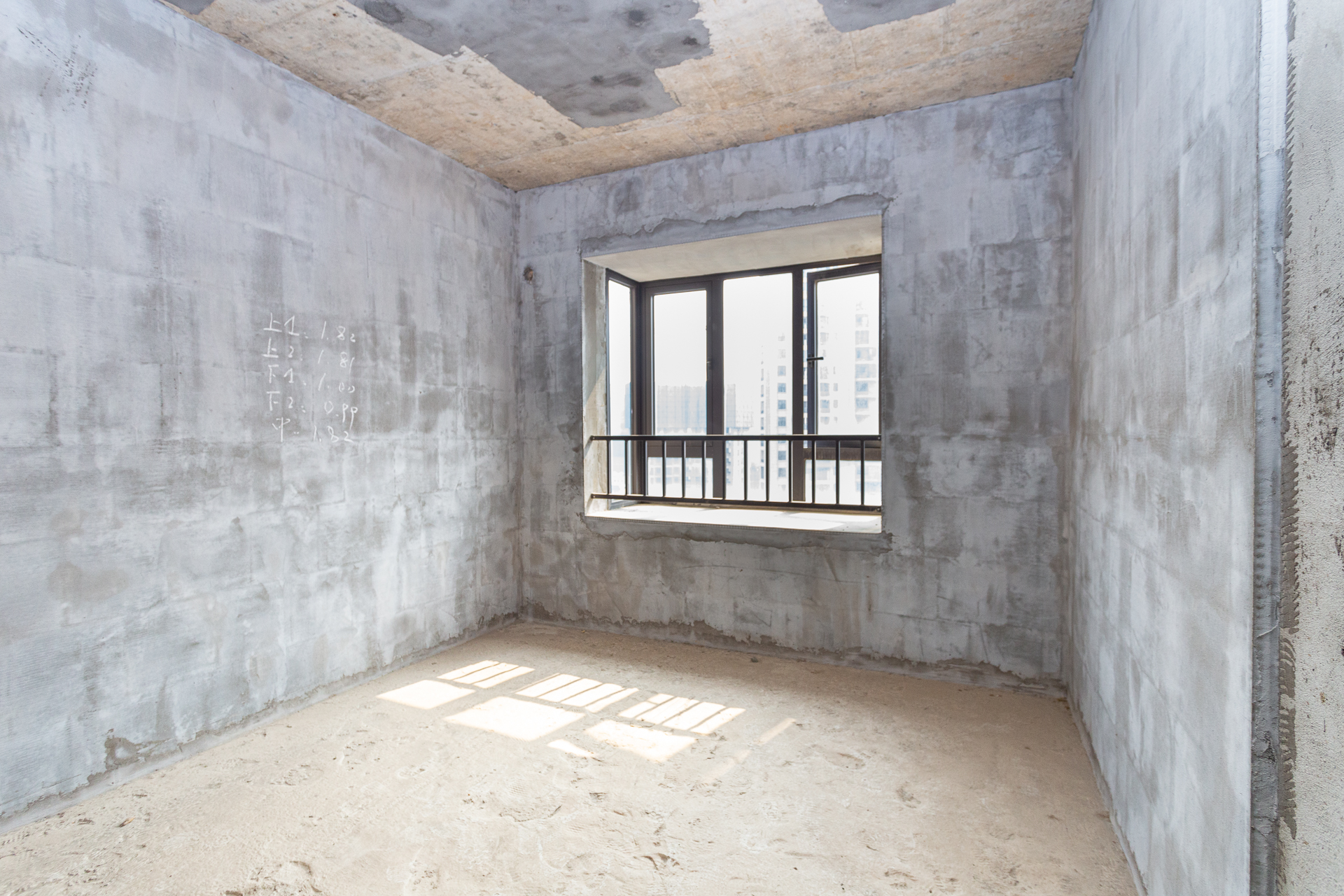 勤诚达境界城 3室2厅2卫 95.0万 勤诚达境界城 3室2厅2卫 95.0万卧室