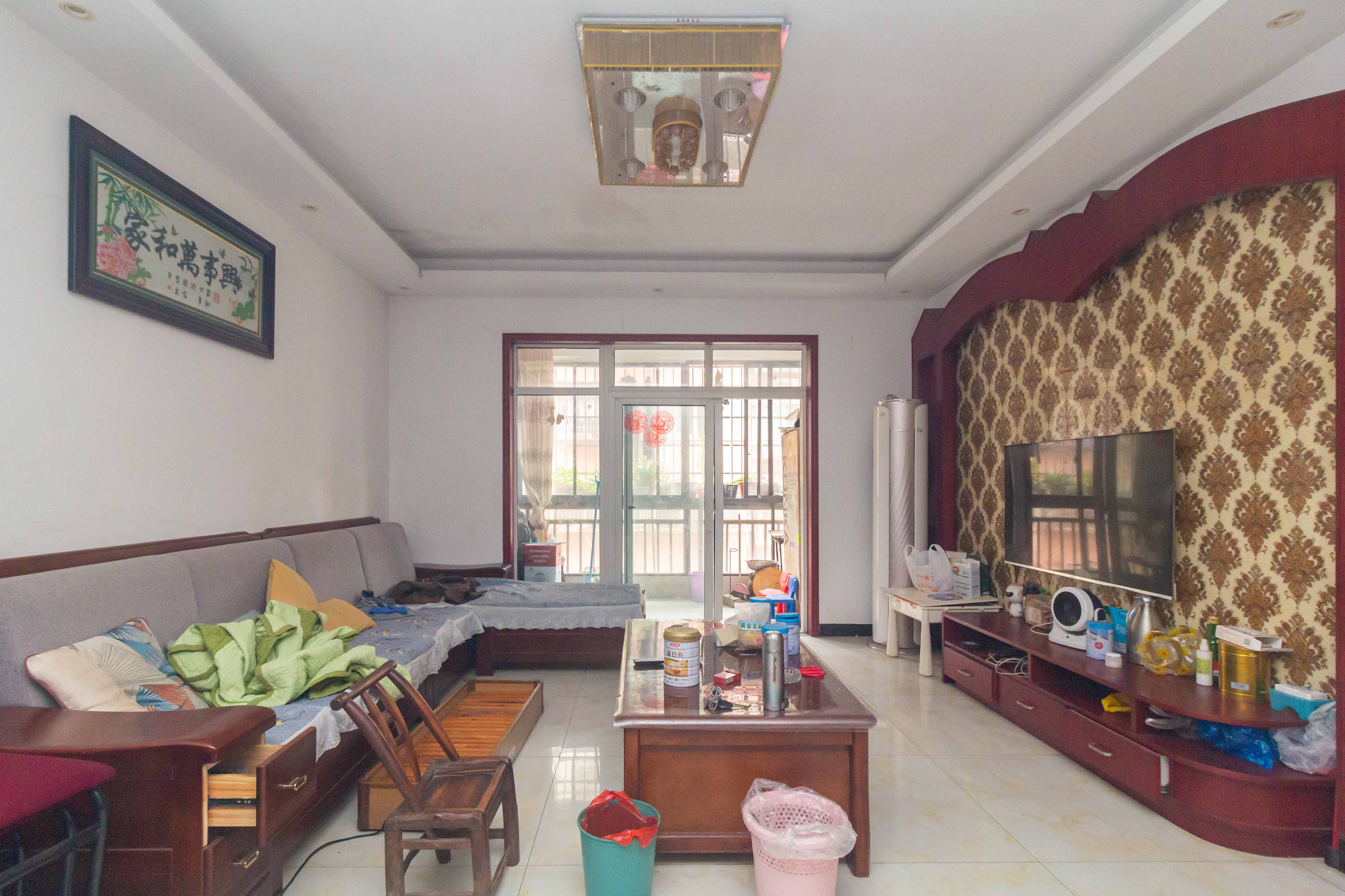 紫东苑(星沙)  3室2厅2卫    65.0万 紫东苑(星沙)  3室2厅2卫    65.0万客厅