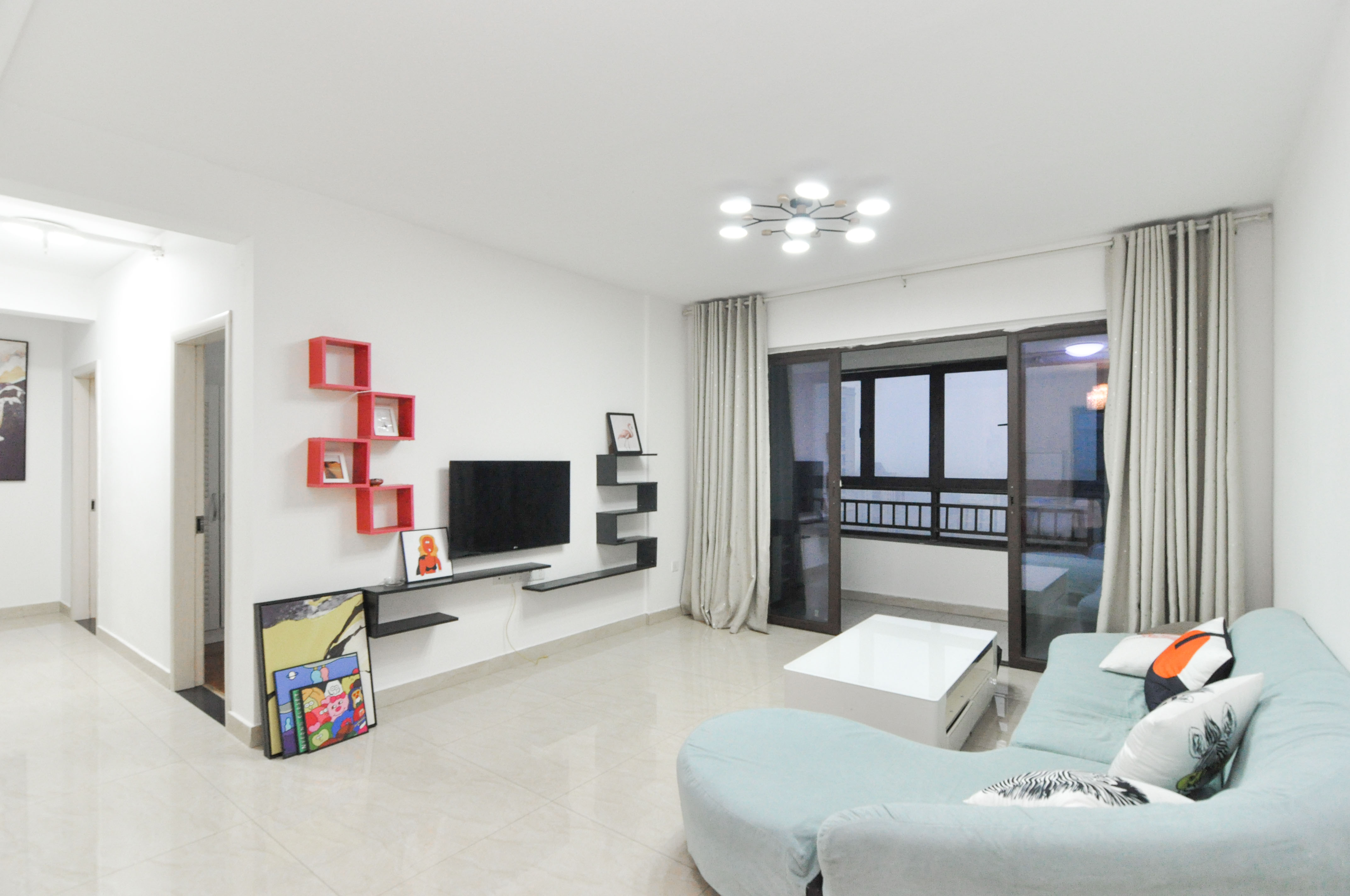 卓越浅水湾 4室2厅2卫 136.0万 卓越浅水湾 4室2厅2卫 136.0万客厅