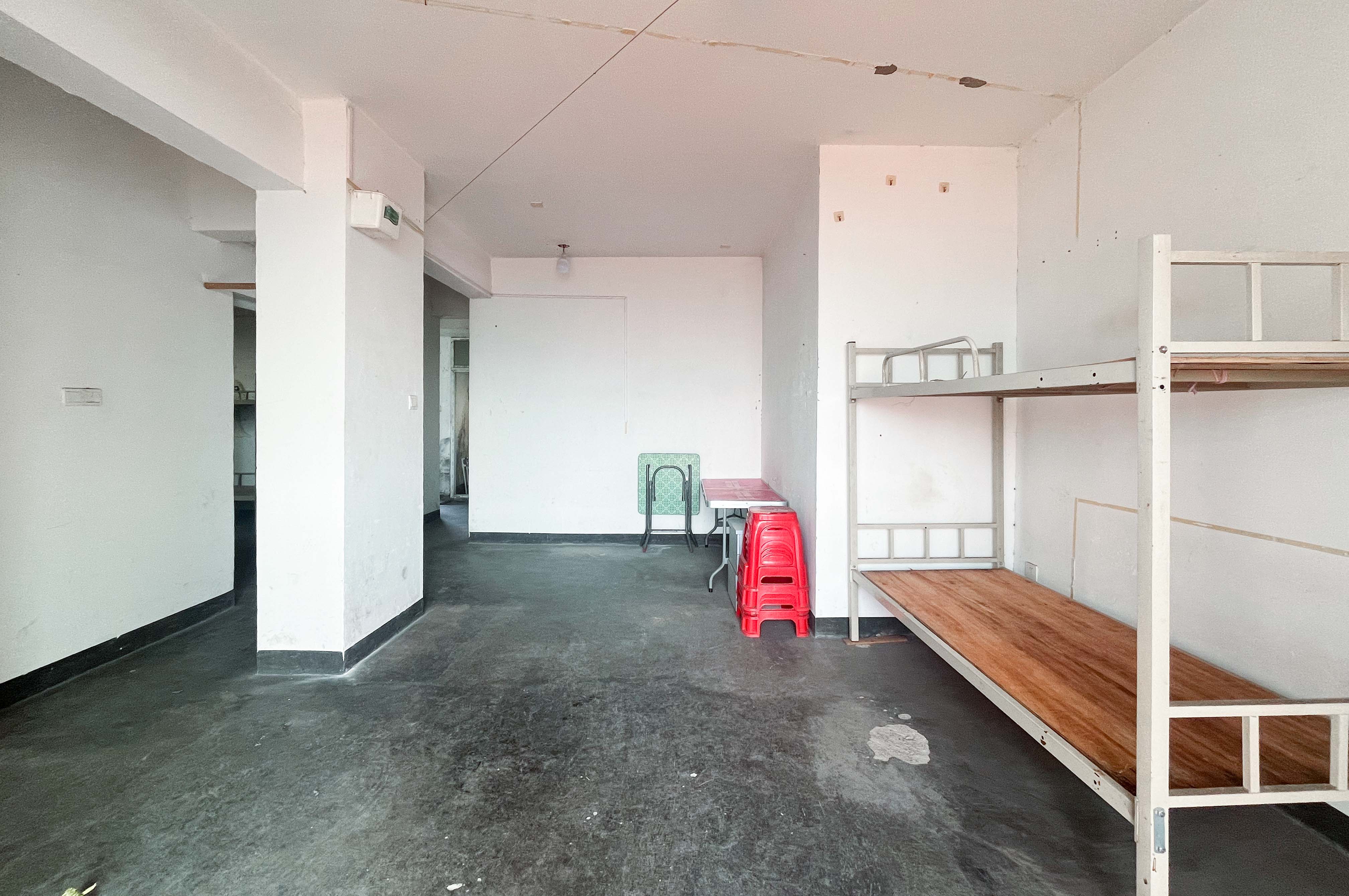 麓山枫情  3室2厅1卫   93.80万