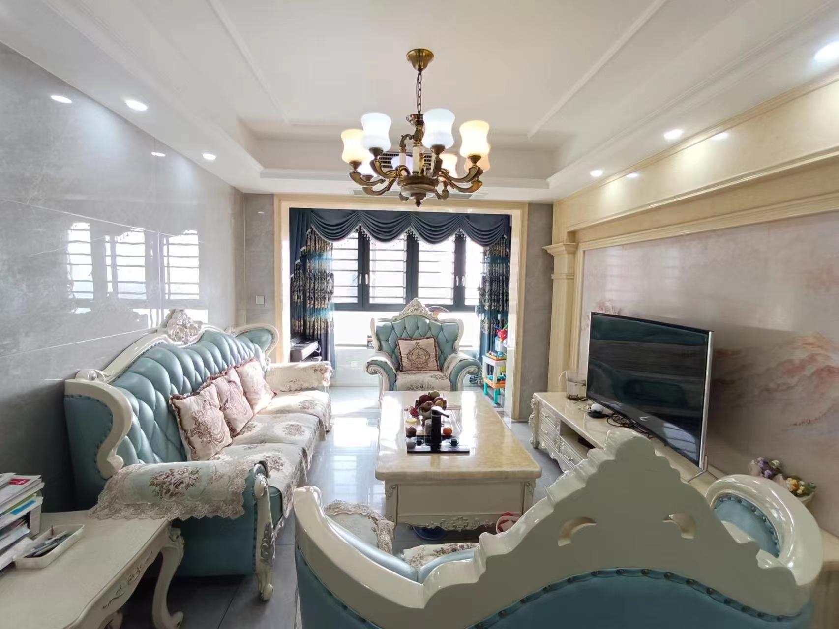 翡翠公园(北大资源)  3室2厅2卫    73.8万 翡翠公园(北大资源)  3室2厅2卫    73.8万室内图