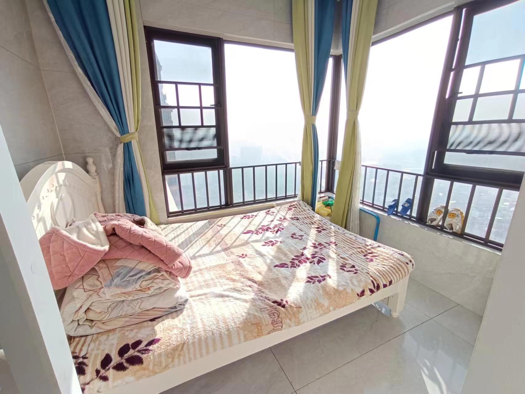 翡翠公园(北大资源)  3室2厅2卫    73.8万 翡翠公园(北大资源)  3室2厅2卫    73.8万室内图