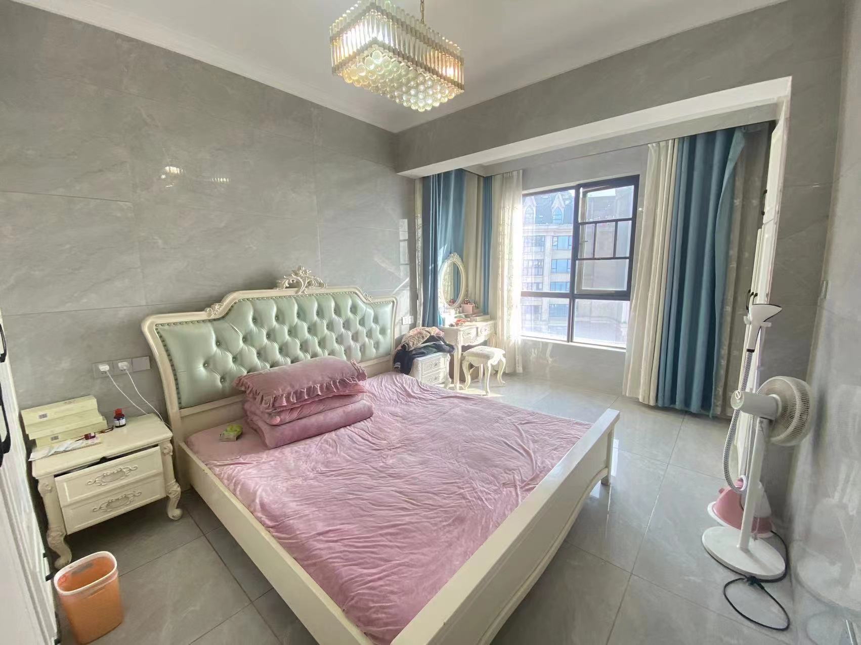 翡翠公园(北大资源)  3室2厅2卫    73.8万 翡翠公园(北大资源)  3室2厅2卫    73.8万室内图