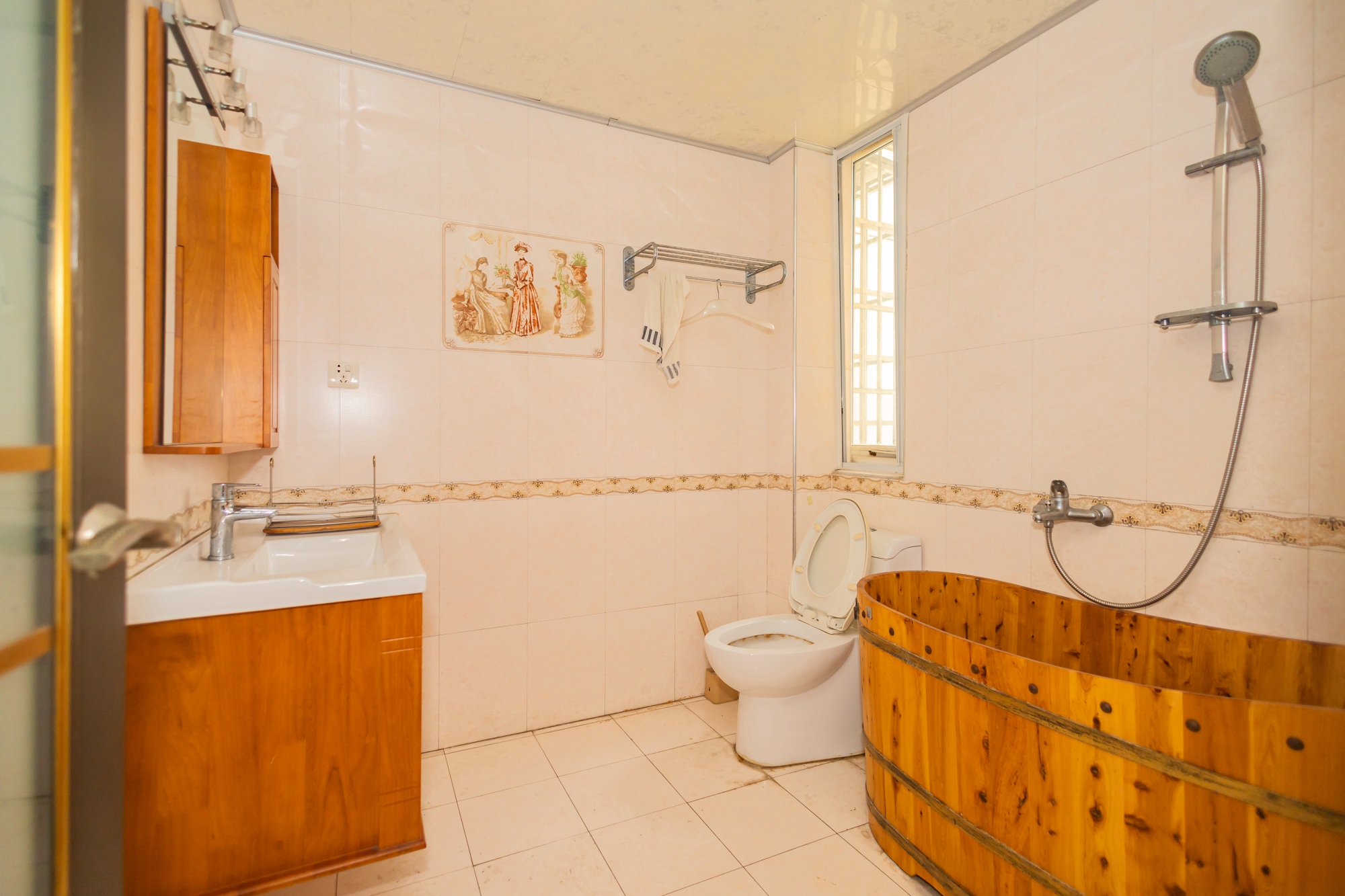 长沙县公安局单位房  3室2厅1卫    66.8万卫生间