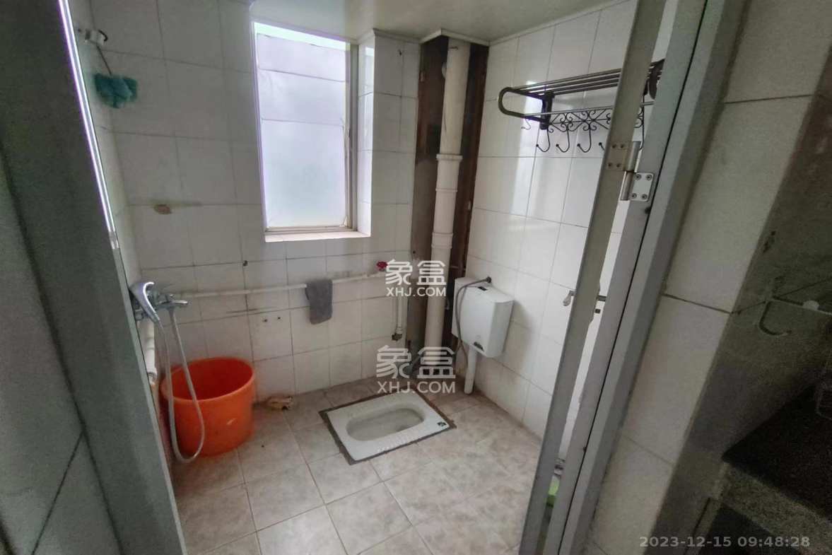 咸嘉新村嘉文苑 3室2厅1卫 2300.00元/月 咸嘉新村嘉文苑 3室2厅1卫 2300.00元/月室内图