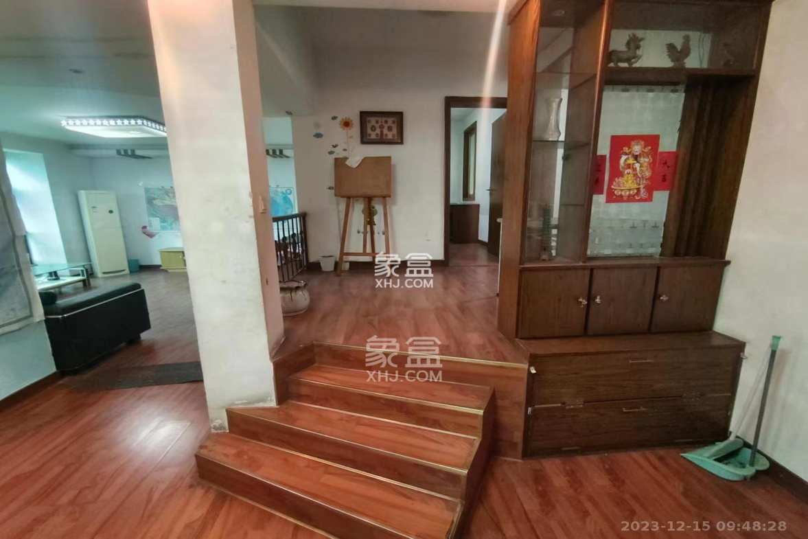 咸嘉新村嘉文苑 3室2厅1卫 2300.00元/月 咸嘉新村嘉文苑 3室2厅1卫 2300.00元/月室内图