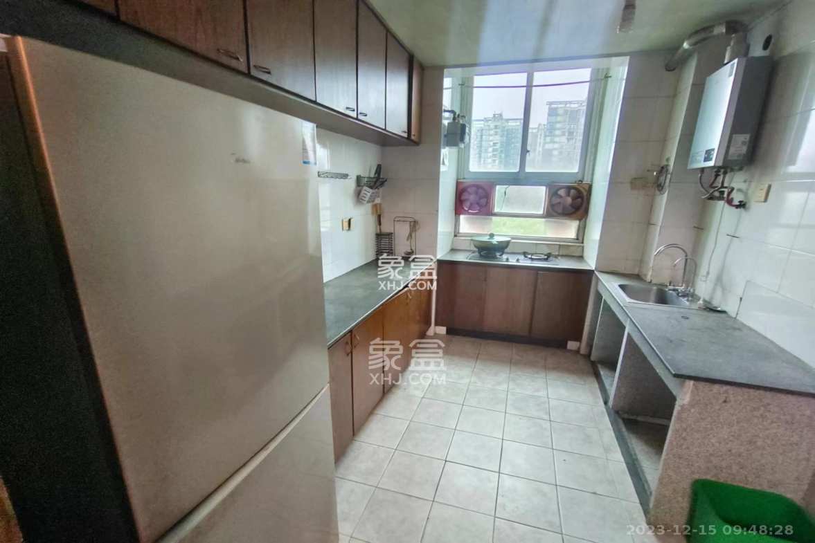 咸嘉新村嘉文苑 3室2厅1卫 2300.00元/月 咸嘉新村嘉文苑 3室2厅1卫 2300.00元/月室内图